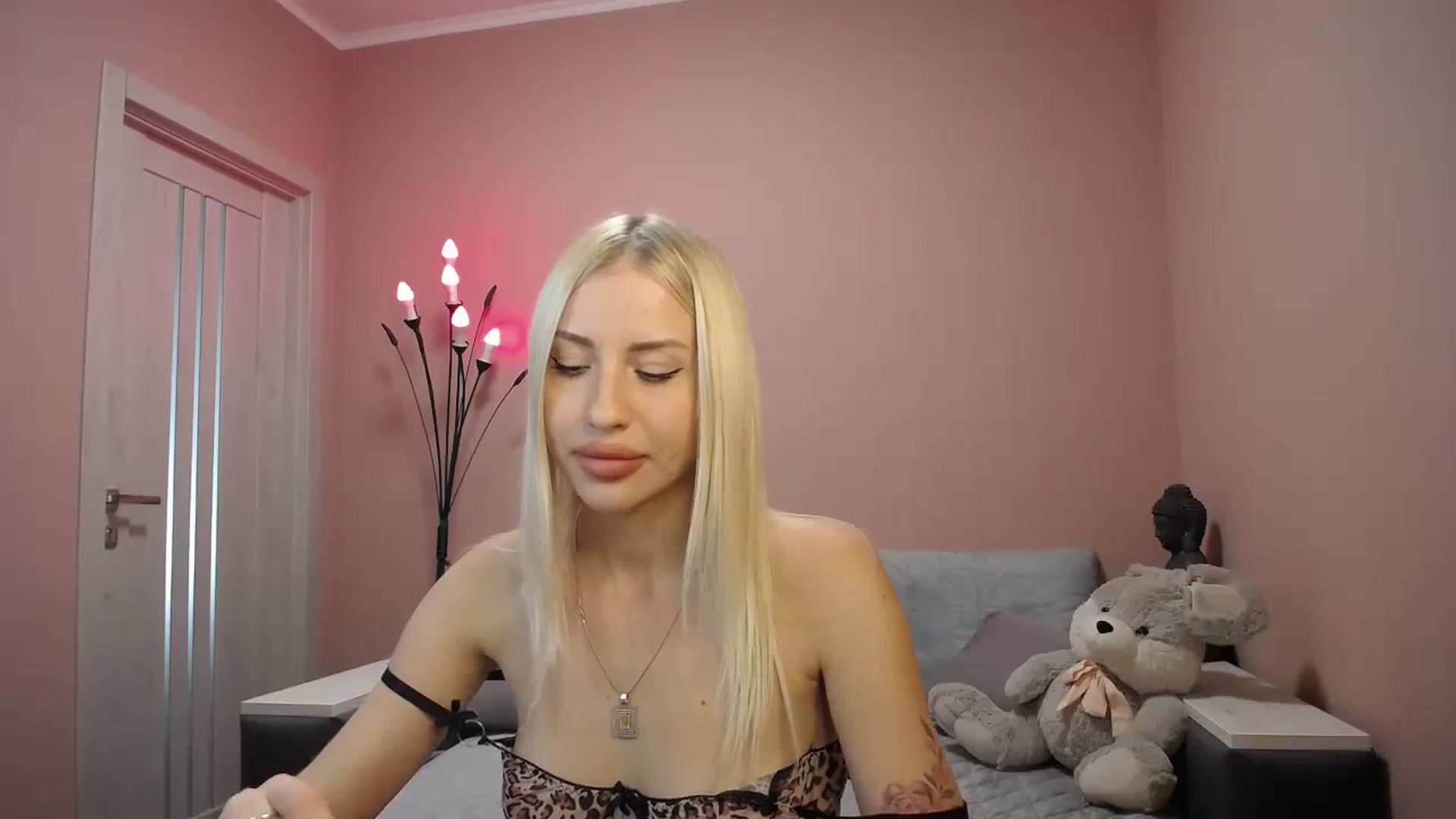 Gallery image thumbnail from KimKalash's myfreecams stream on, 10/06/2023, 10:39 image 6 of 20