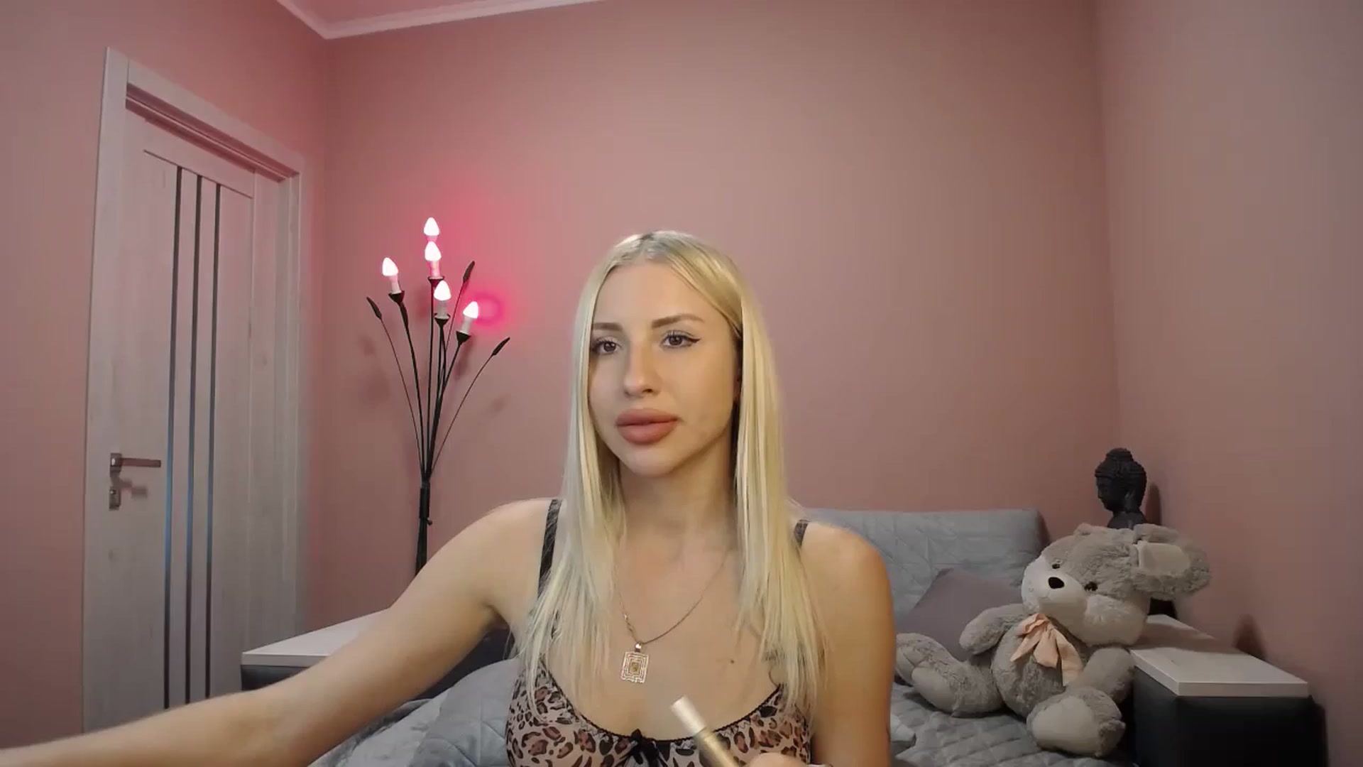 Gallery image thumbnail from KimKalash's myfreecams stream on, 10/06/2023, 12:24 image 1 of 20