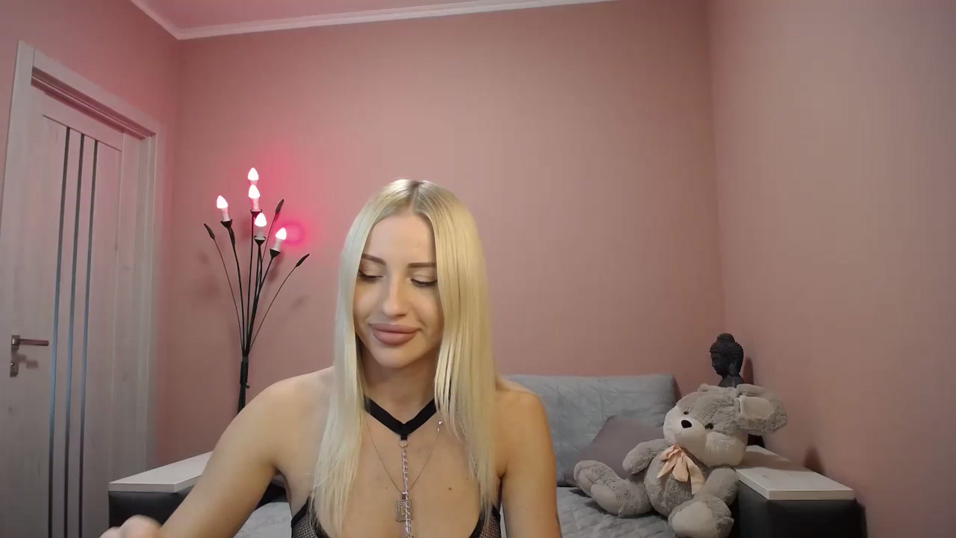 Gallery image thumbnail from KimKalash's myfreecams stream on, 10/07/2023, 09:49 image 1 of 20