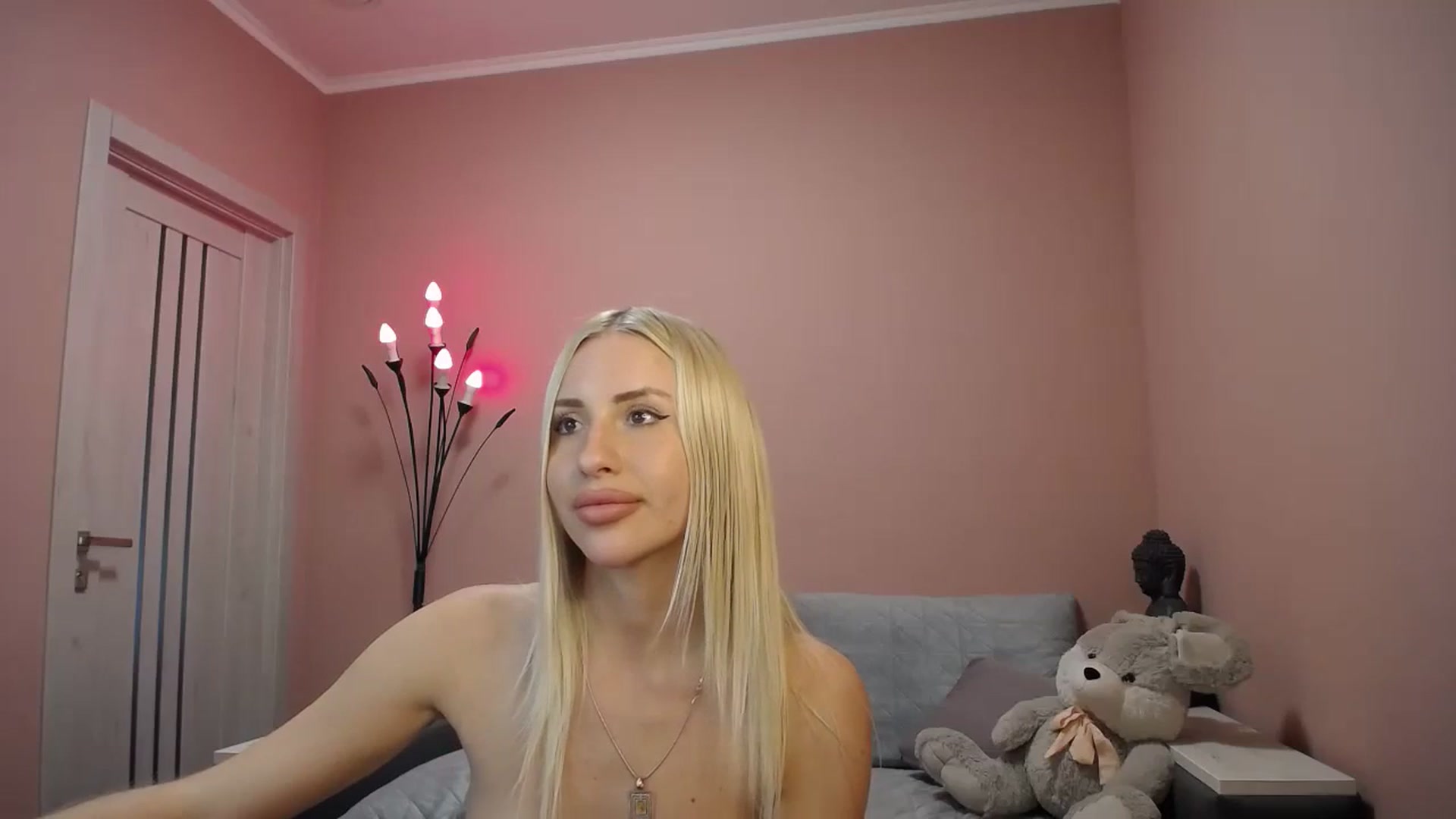 Gallery image thumbnail from KimKalash's myfreecams stream on, 10/07/2023, 12:04 image 13 of 20