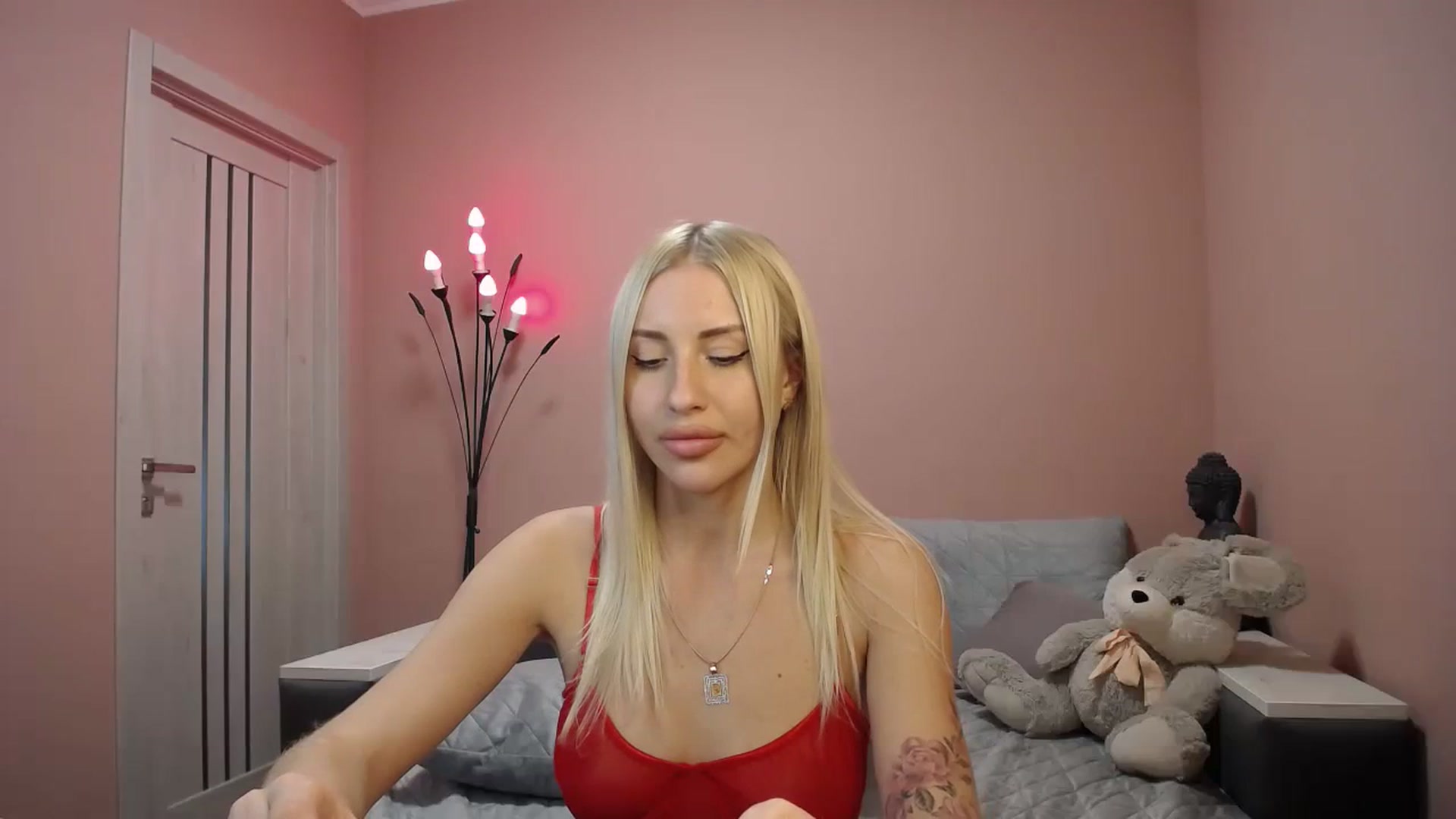 Gallery image thumbnail from KimKalash's myfreecams stream on, 10/07/2023, 13:08 image 4 of 20