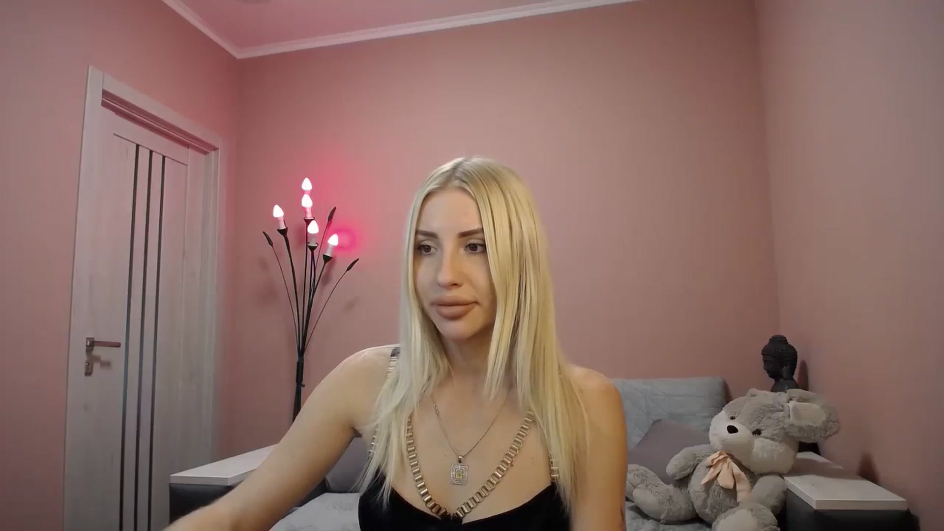 Gallery image thumbnail from KimKalash's myfreecams stream on, 10/08/2023, 08:42 image 5 of 20
