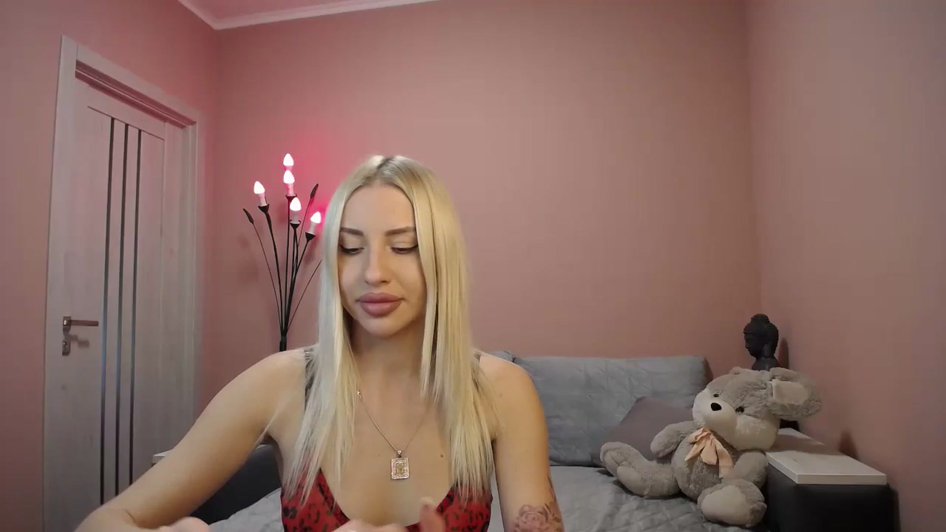 Gallery image thumbnail from KimKalash's myfreecams stream on, 10/10/2023, 08:44 image 8 of 20