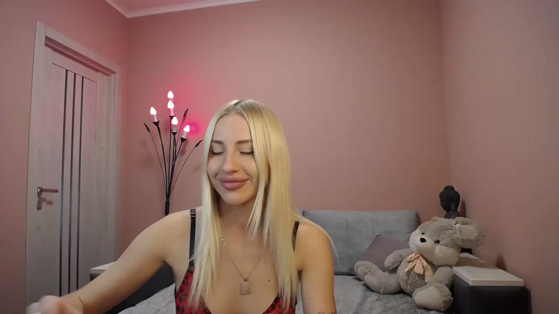Gallery image thumbnail from KimKalash's myfreecams stream on, 10/10/2023, 08:44 image 1 of 20