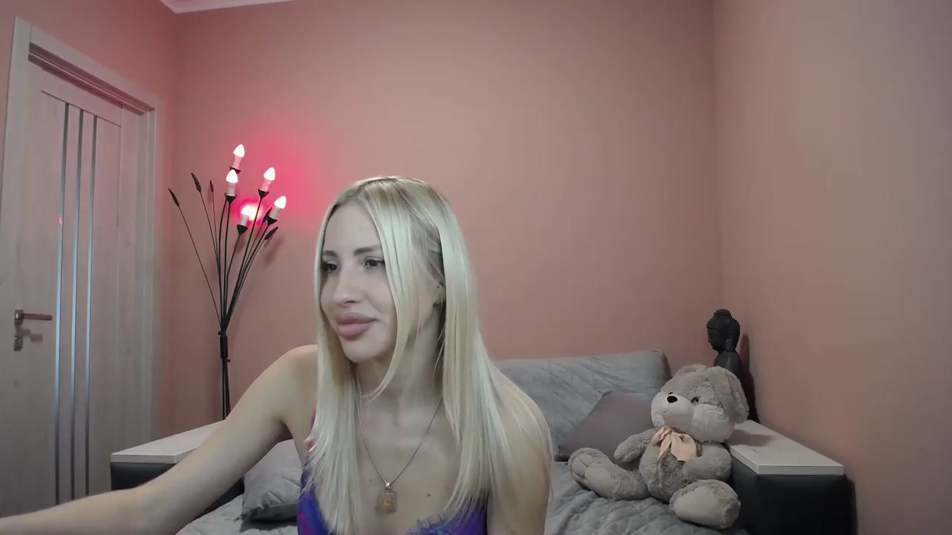 Gallery image thumbnail from KimKalash's myfreecams stream on, 10/15/2023, 10:08 image 5 of 20