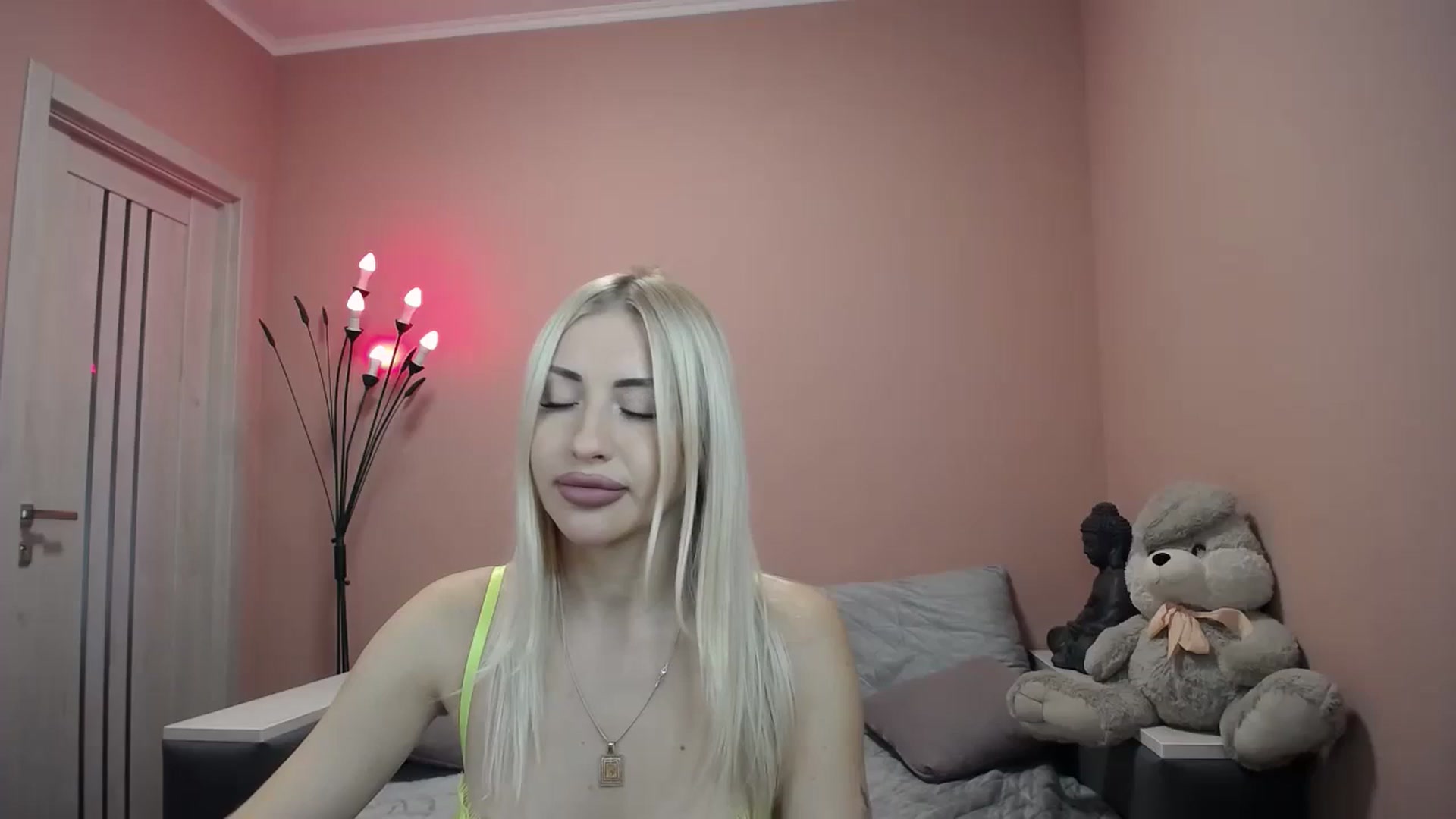 Gallery image thumbnail from KimKalash's myfreecams stream on, 10/21/2023, 09:19 image 1 of 20