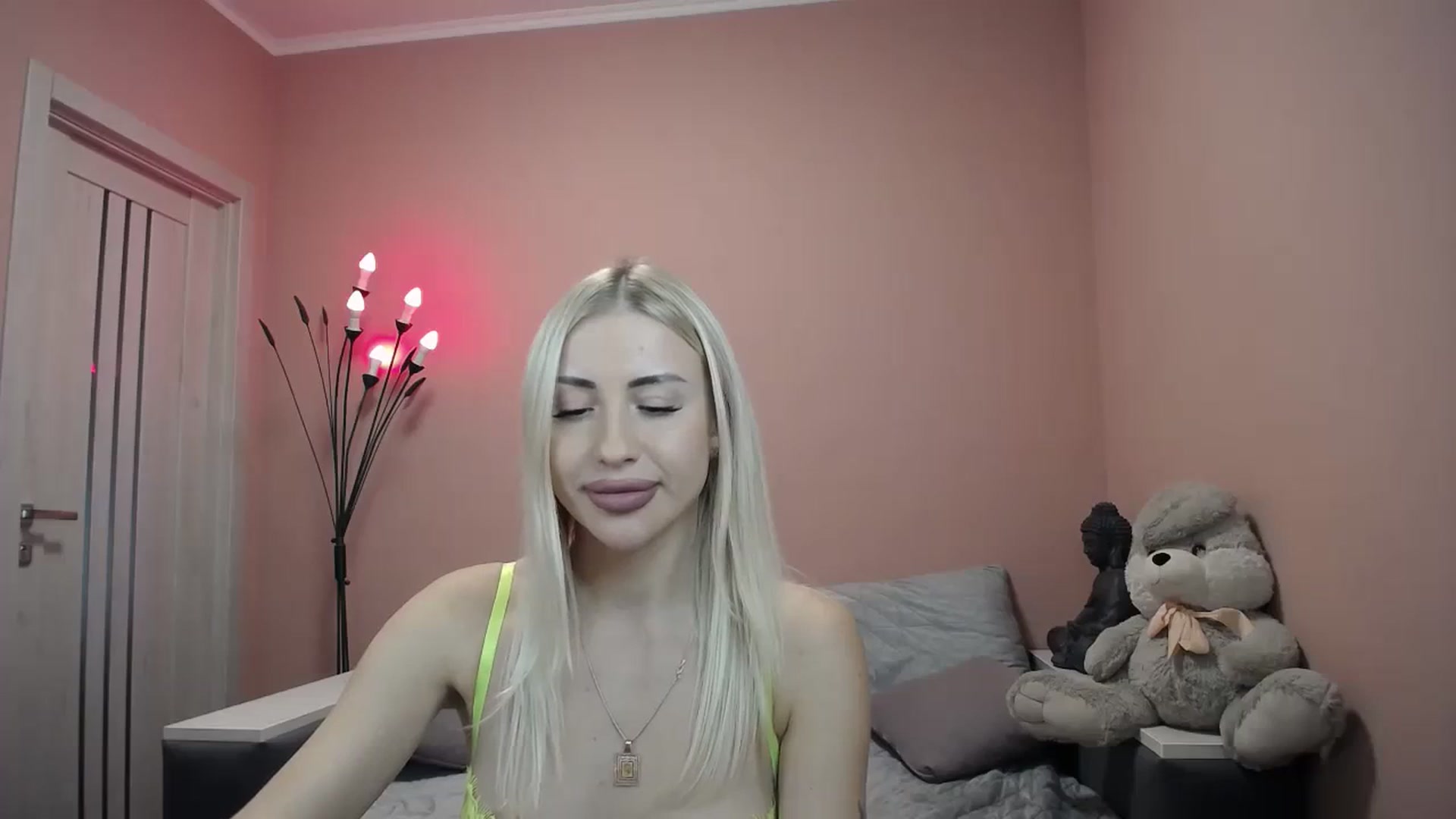 Gallery image thumbnail from KimKalash's myfreecams stream on, 10/21/2023, 09:19 image 2 of 20