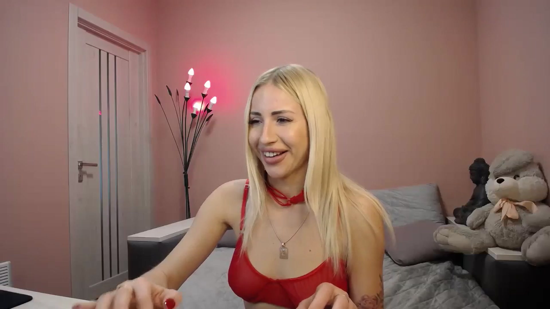 Gallery image thumbnail from KimKalash's myfreecams stream on, 10/22/2023, 09:10 image 10 of 20