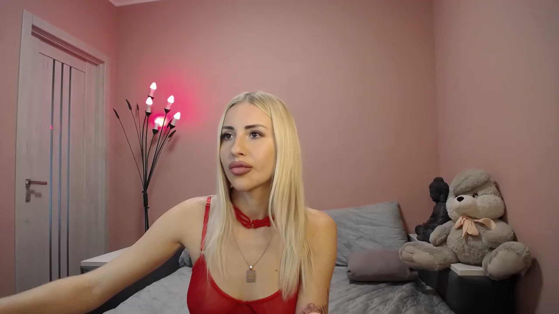 Gallery image thumbnail from KimKalash's myfreecams stream on, 10/22/2023, 10:32 image 1 of 20