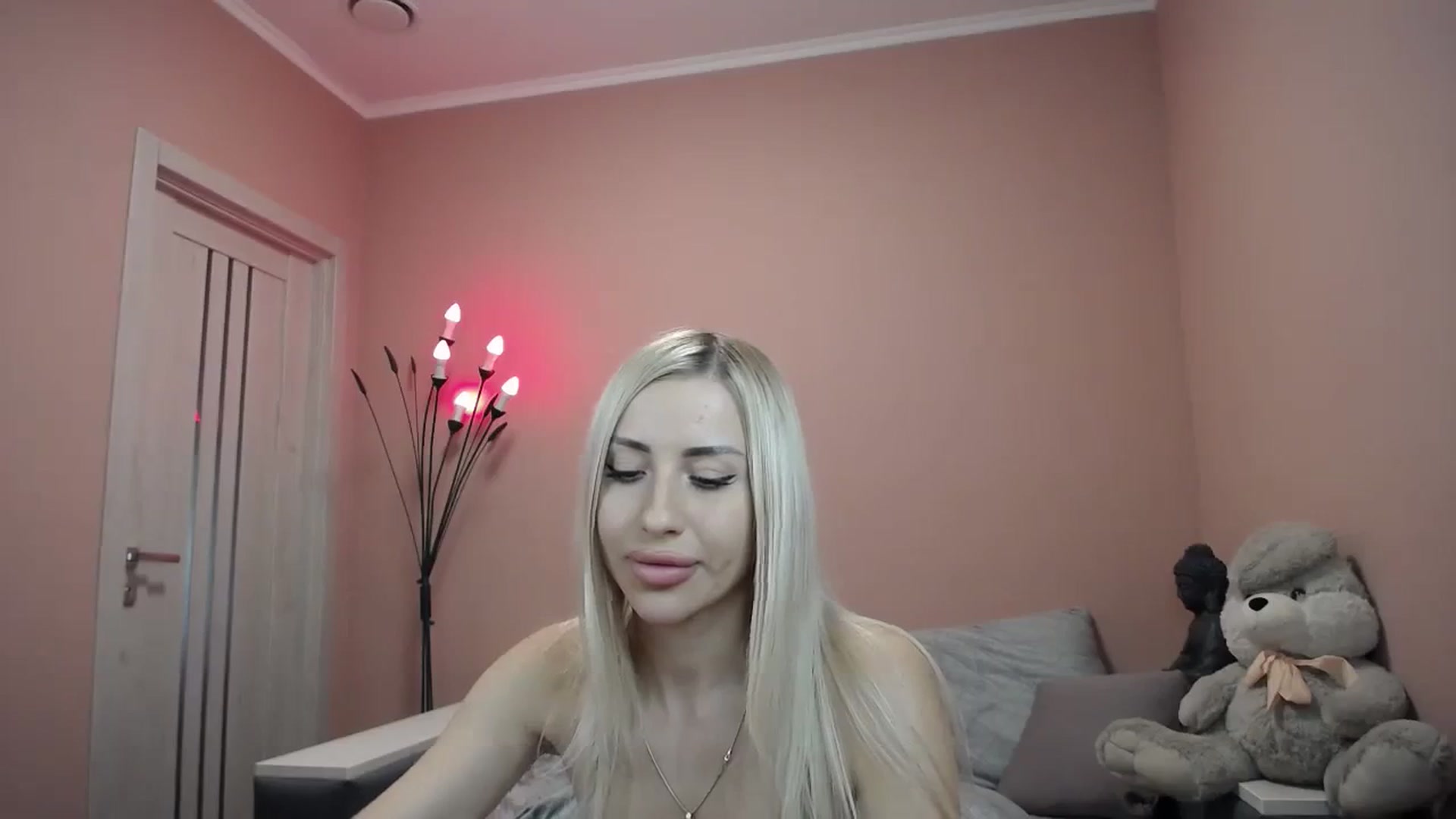 Gallery image thumbnail from KimKalash's myfreecams stream on, 10/29/2023, 12:40 image 18 of 20