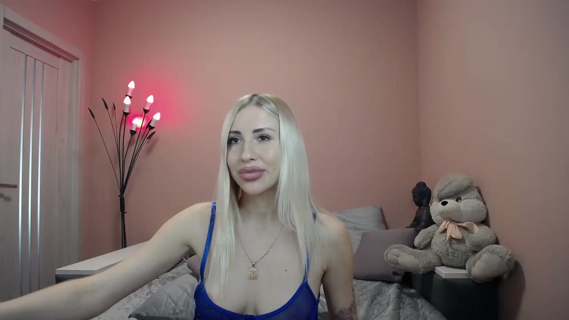 Gallery image thumbnail from KimKalash's myfreecams stream on, 10/31/2023, 11:14 image 13 of 20
