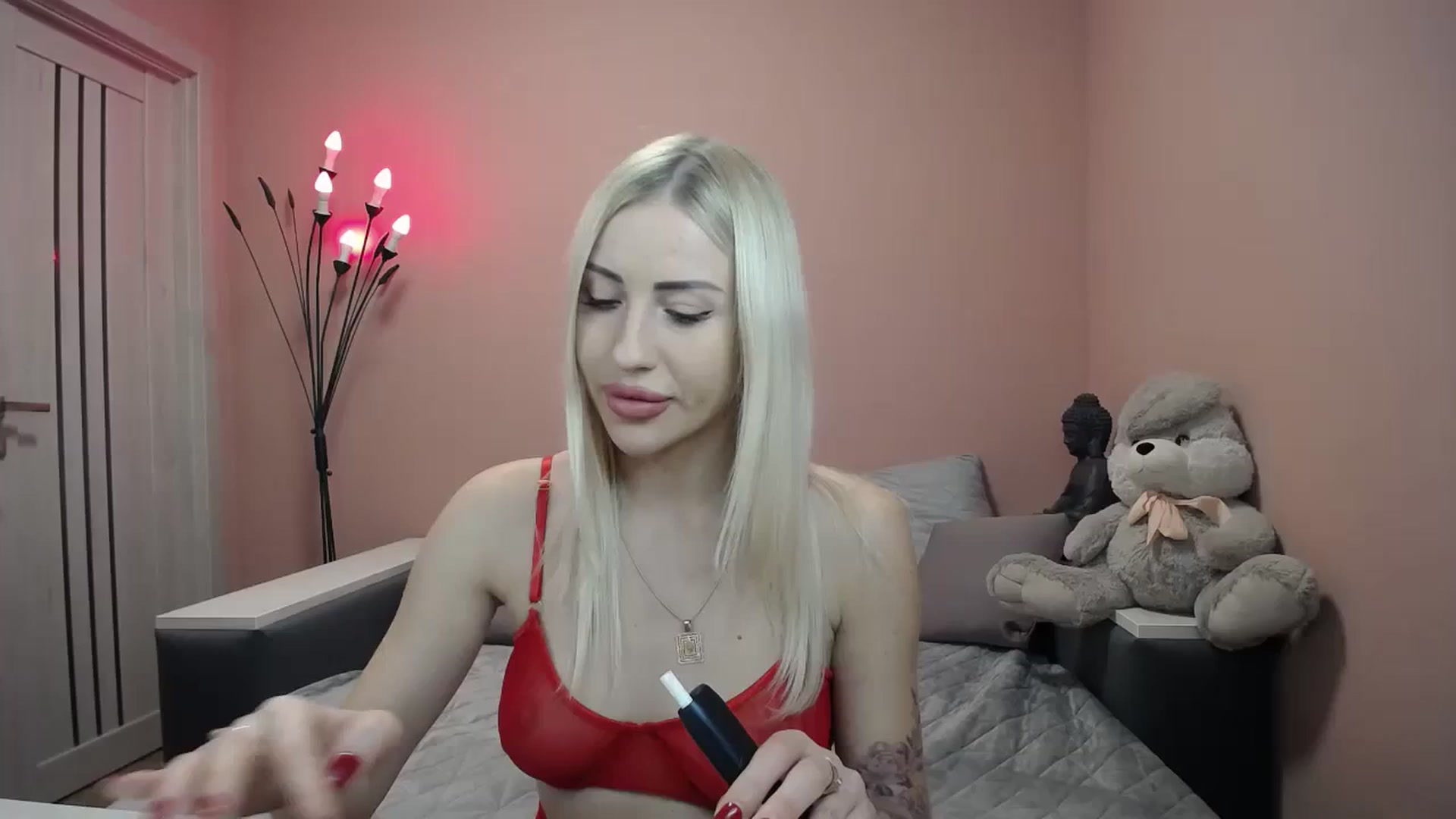 Gallery image thumbnail from KimKalash's myfreecams stream on, 11/01/2023, 09:56 image 1 of 20