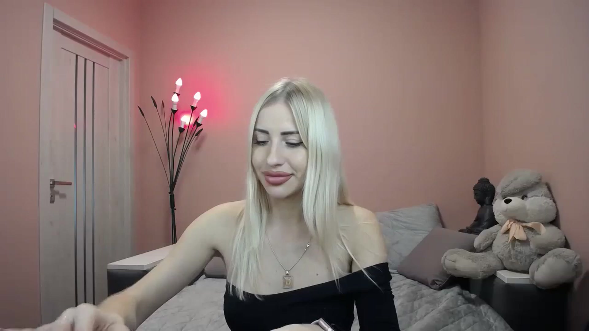Gallery image thumbnail from KimKalash's myfreecams stream on, 11/04/2023, 09:47 image 15 of 20