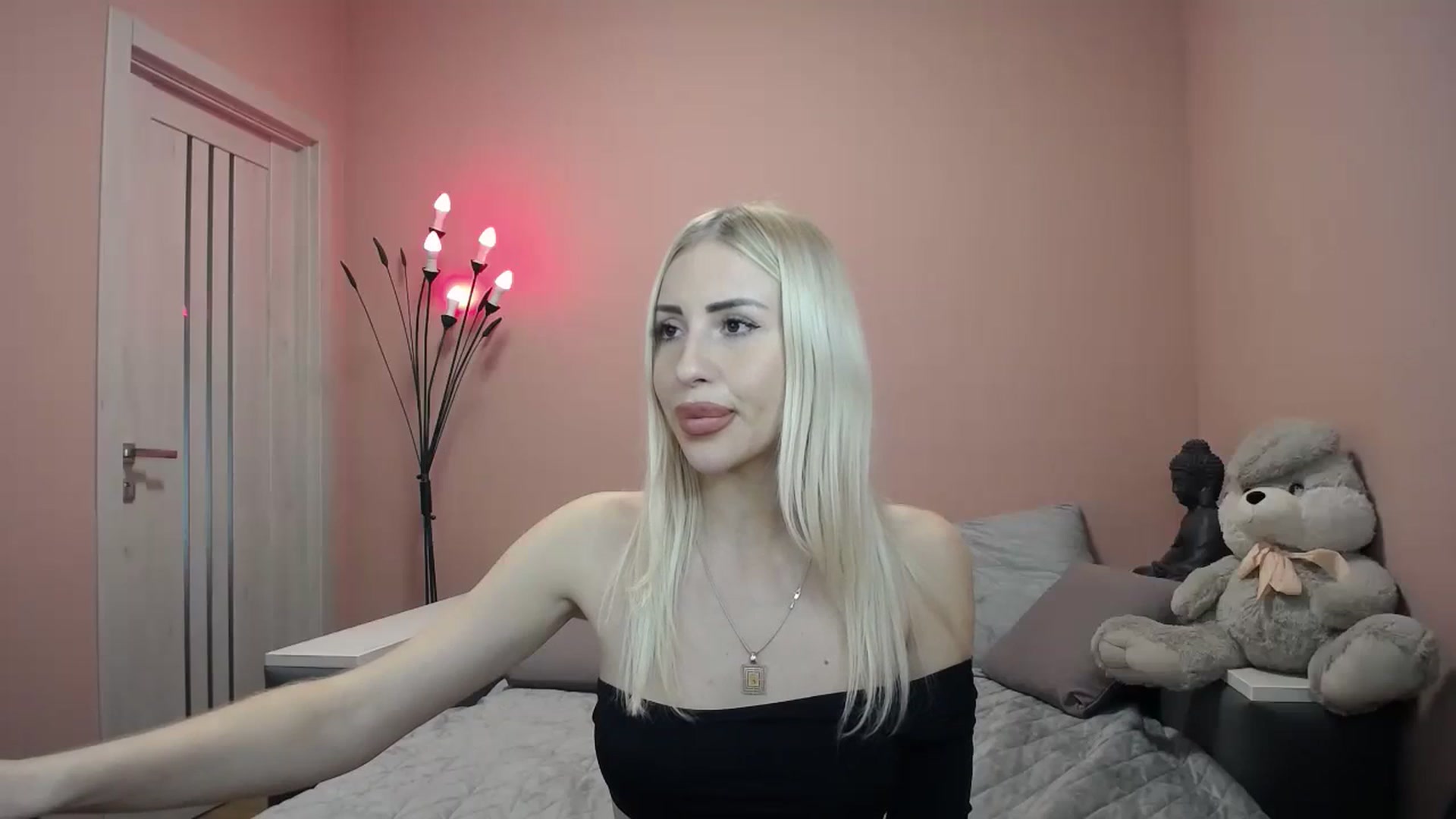 Gallery image thumbnail from KimKalash's myfreecams stream on, 11/04/2023, 09:47 image 16 of 20