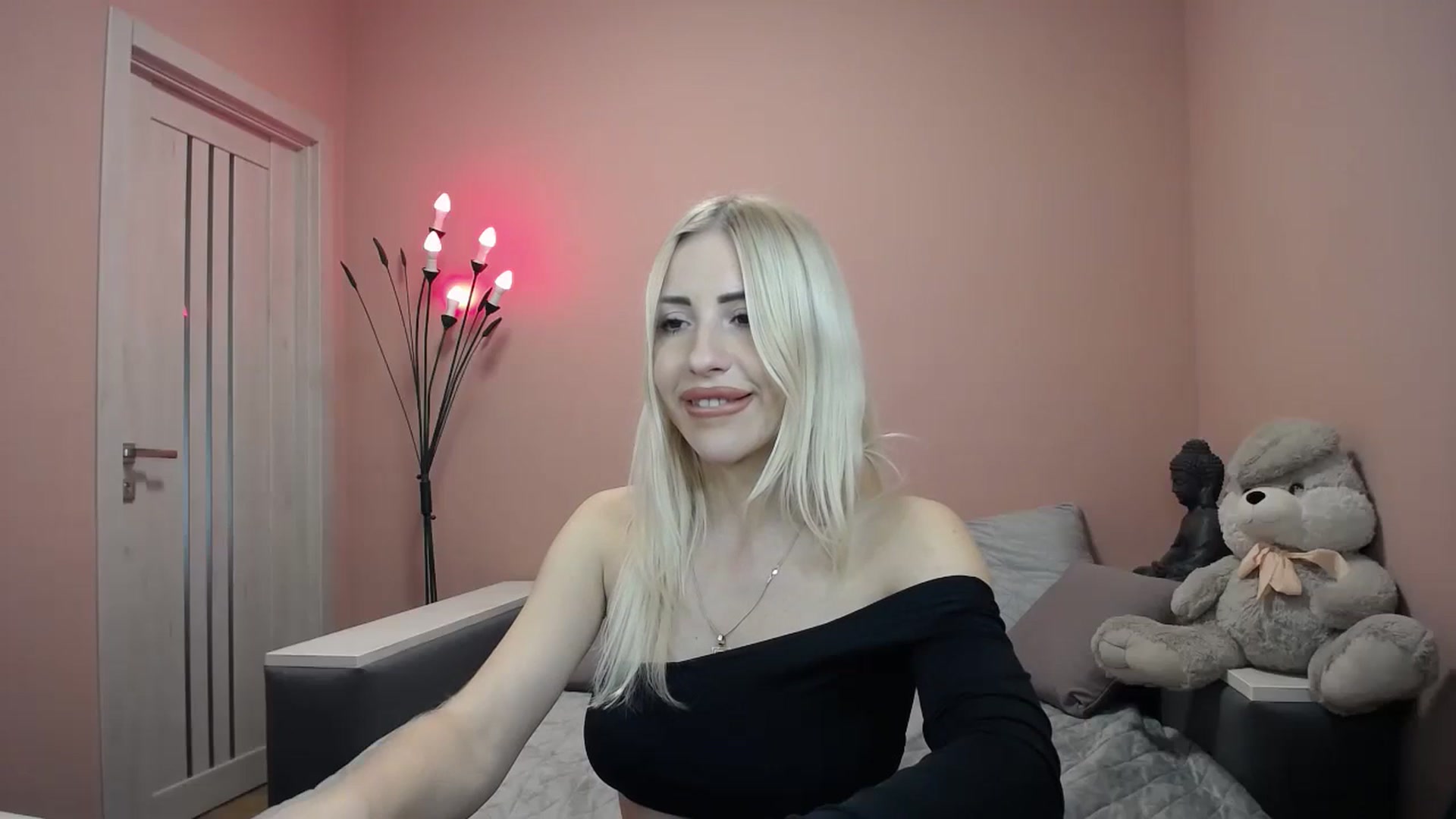 Gallery image thumbnail from KimKalash's myfreecams stream on, 11/04/2023, 09:47 image 4 of 20