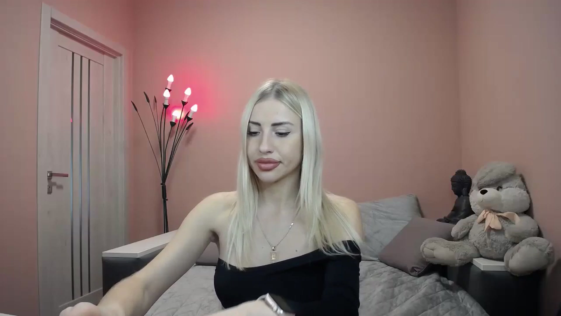Gallery image thumbnail from KimKalash's myfreecams stream on, 11/04/2023, 09:47 image 9 of 20