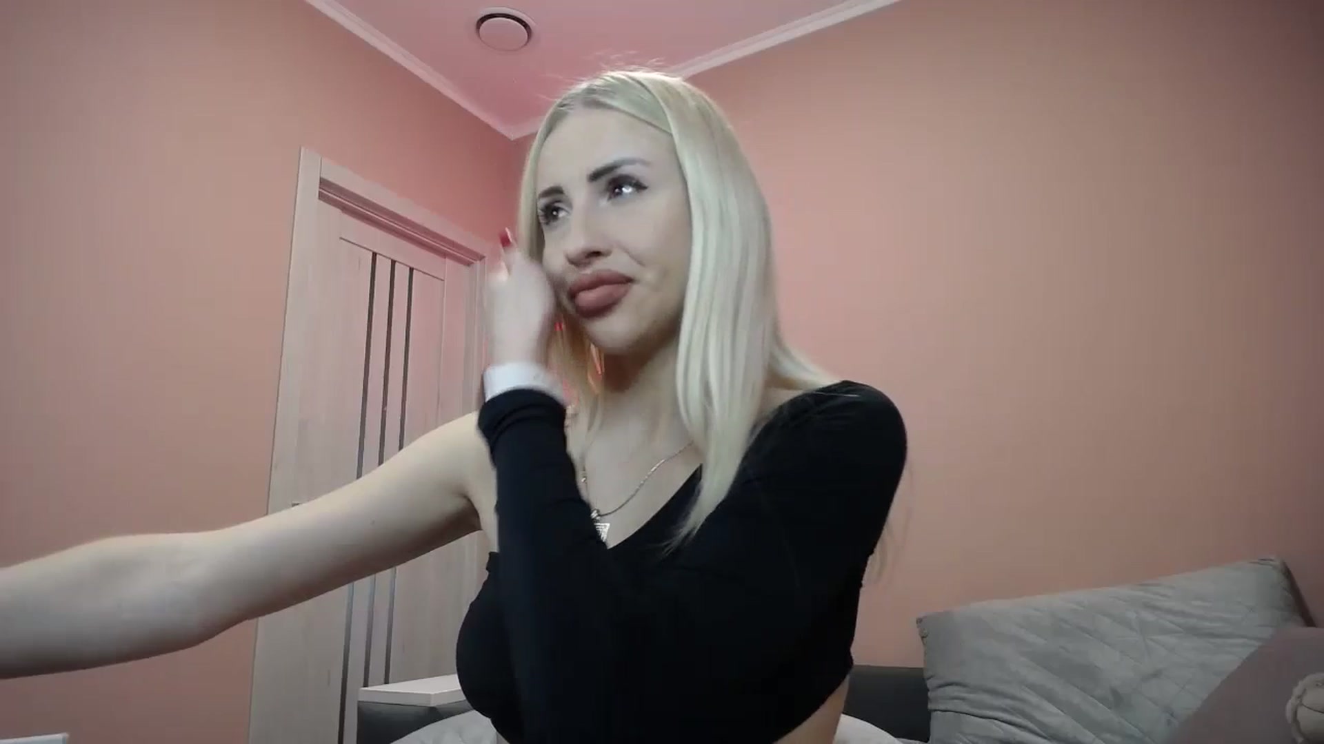 Gallery image thumbnail from KimKalash's myfreecams stream on, 11/04/2023, 11:45 image 7 of 20