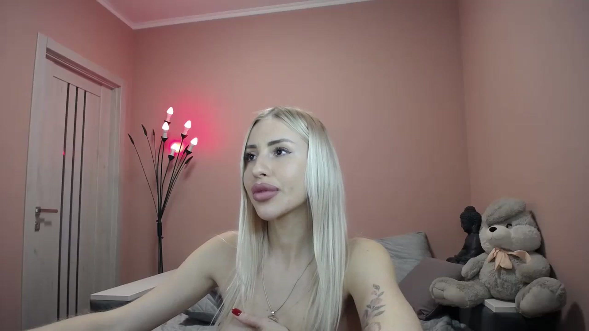 Gallery image thumbnail from KimKalash's myfreecams stream on, 11/05/2023, 13:31 image 19 of 20