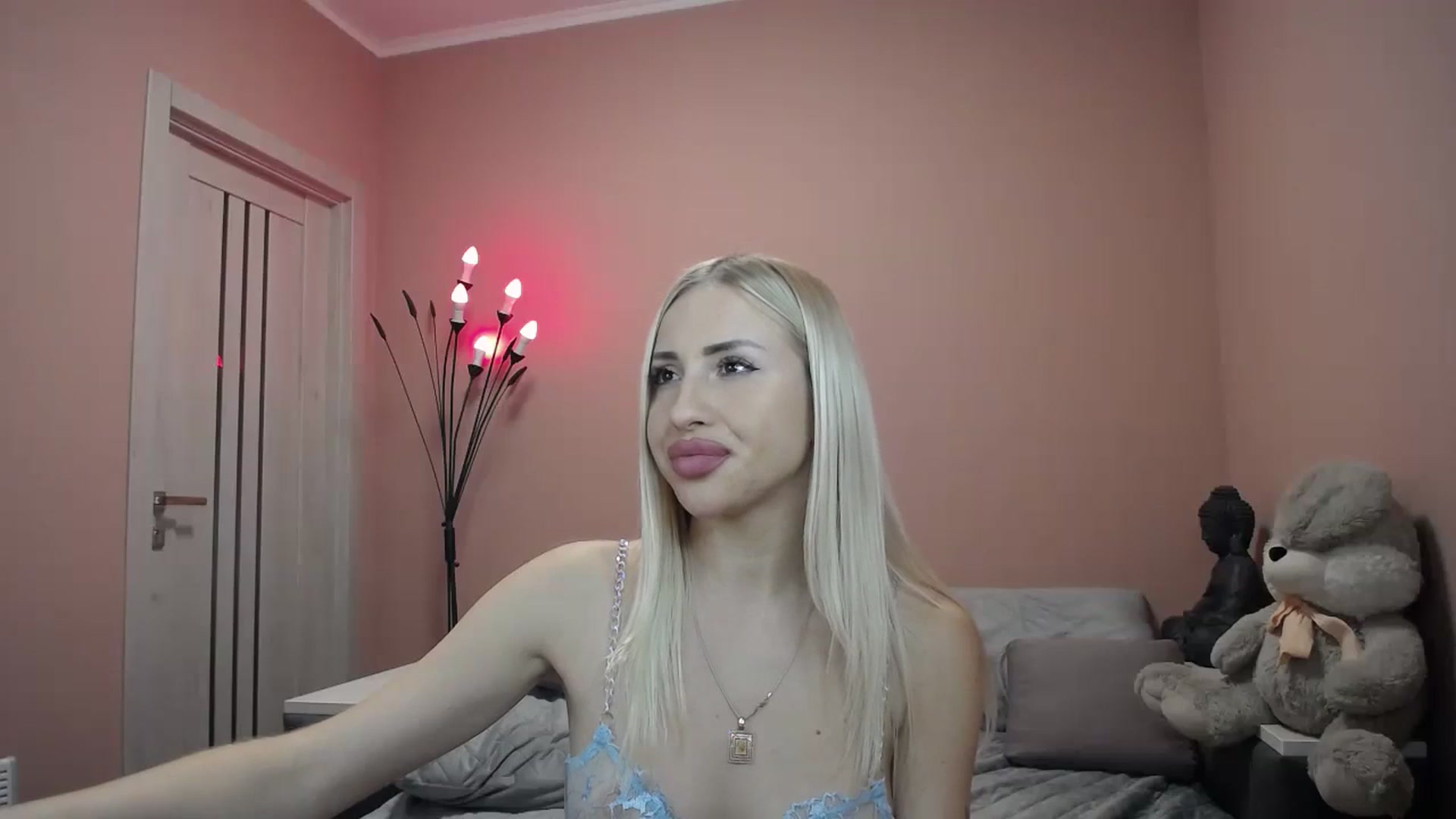 Gallery image thumbnail from KimKalash's myfreecams stream on, 11/08/2023, 11:44 image 6 of 20