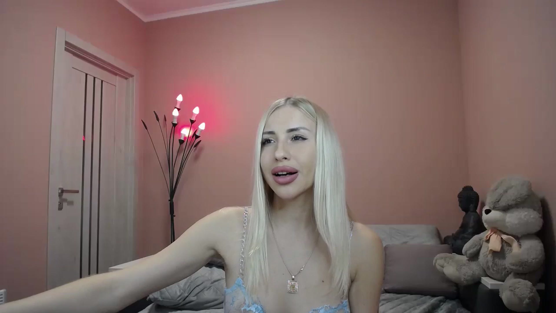 Gallery image thumbnail from KimKalash's myfreecams stream on, 11/08/2023, 11:44 image 3 of 20