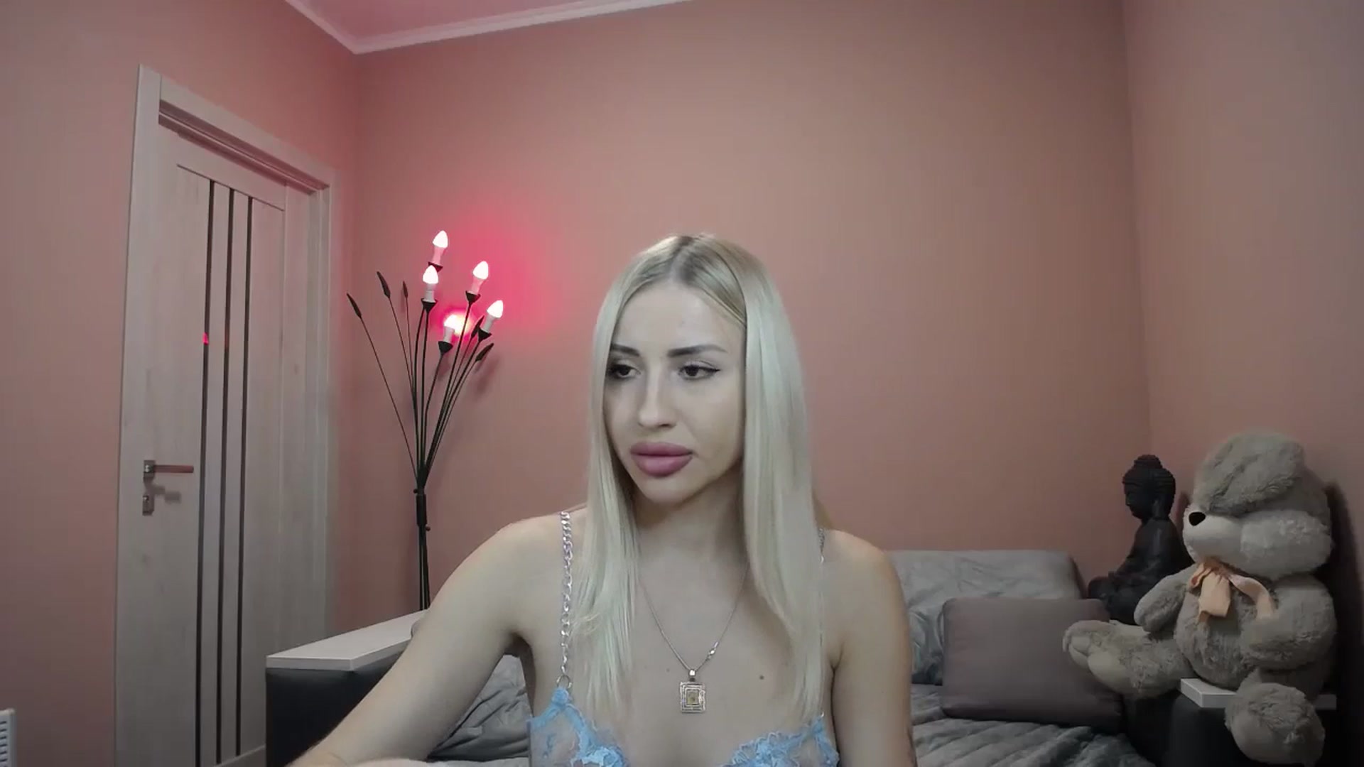 Gallery image thumbnail from KimKalash's myfreecams stream on, 11/08/2023, 11:44 image 4 of 20