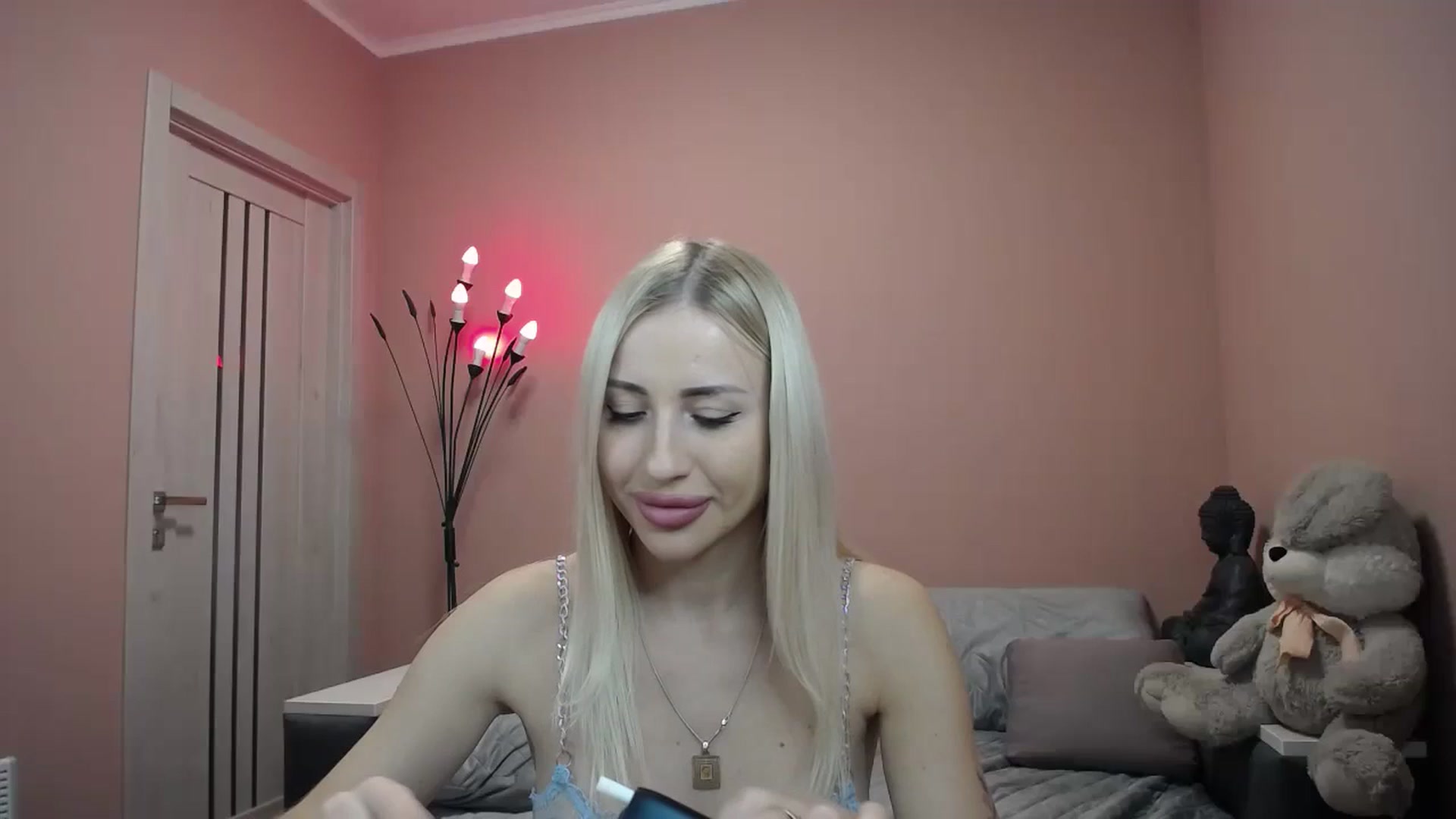 Gallery image thumbnail from KimKalash's myfreecams stream on, 11/08/2023, 11:44 image 5 of 20