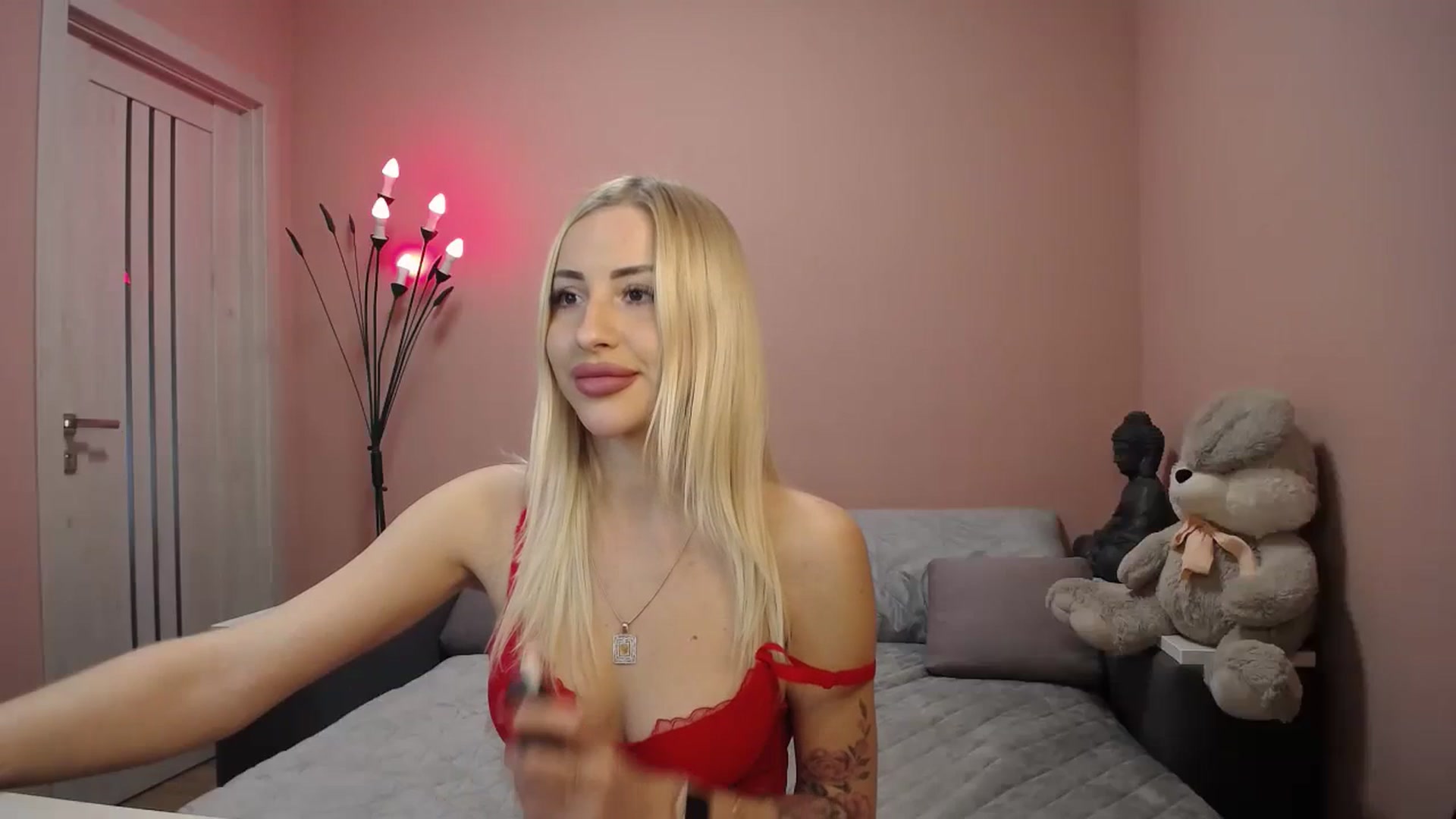 Gallery image thumbnail from KimKalash's myfreecams stream on, 11/10/2023, 10:30 image 2 of 20