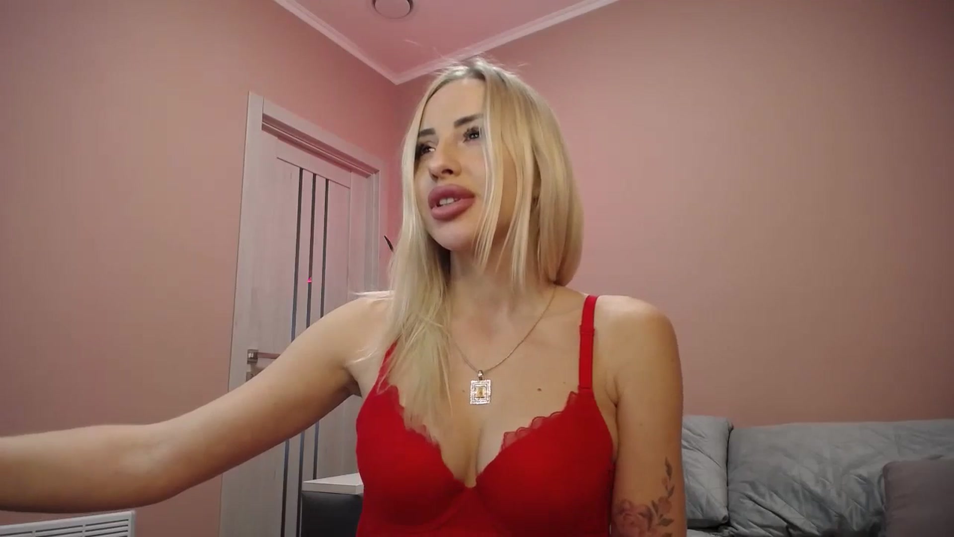 Gallery image thumbnail from KimKalash's myfreecams stream on, 11/10/2023, 10:30 image 10 of 20