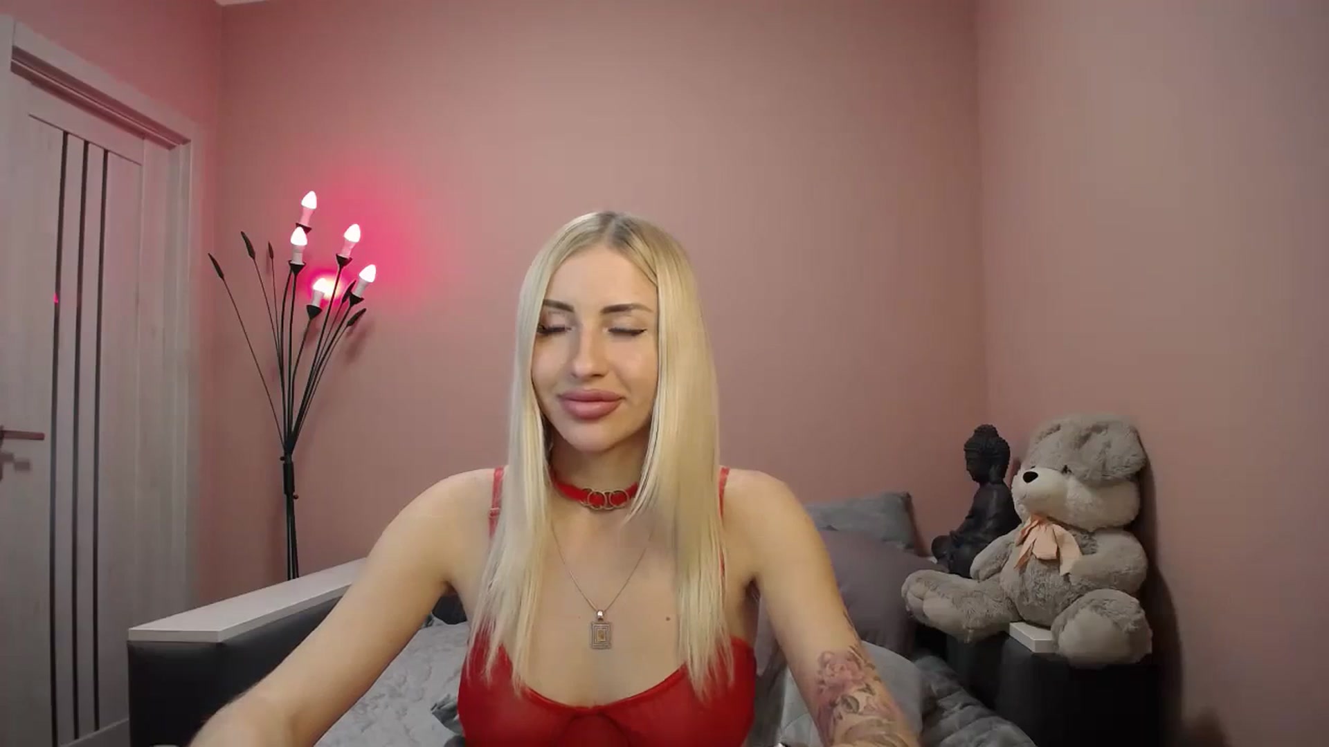 Gallery image thumbnail from KimKalash's myfreecams stream on, 11/15/2023, 12:00 image 11 of 20