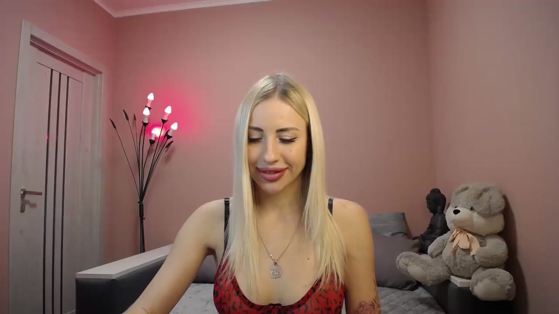 Gallery image thumbnail from KimKalash's myfreecams stream on, 11/18/2023, 09:43 image 10 of 20
