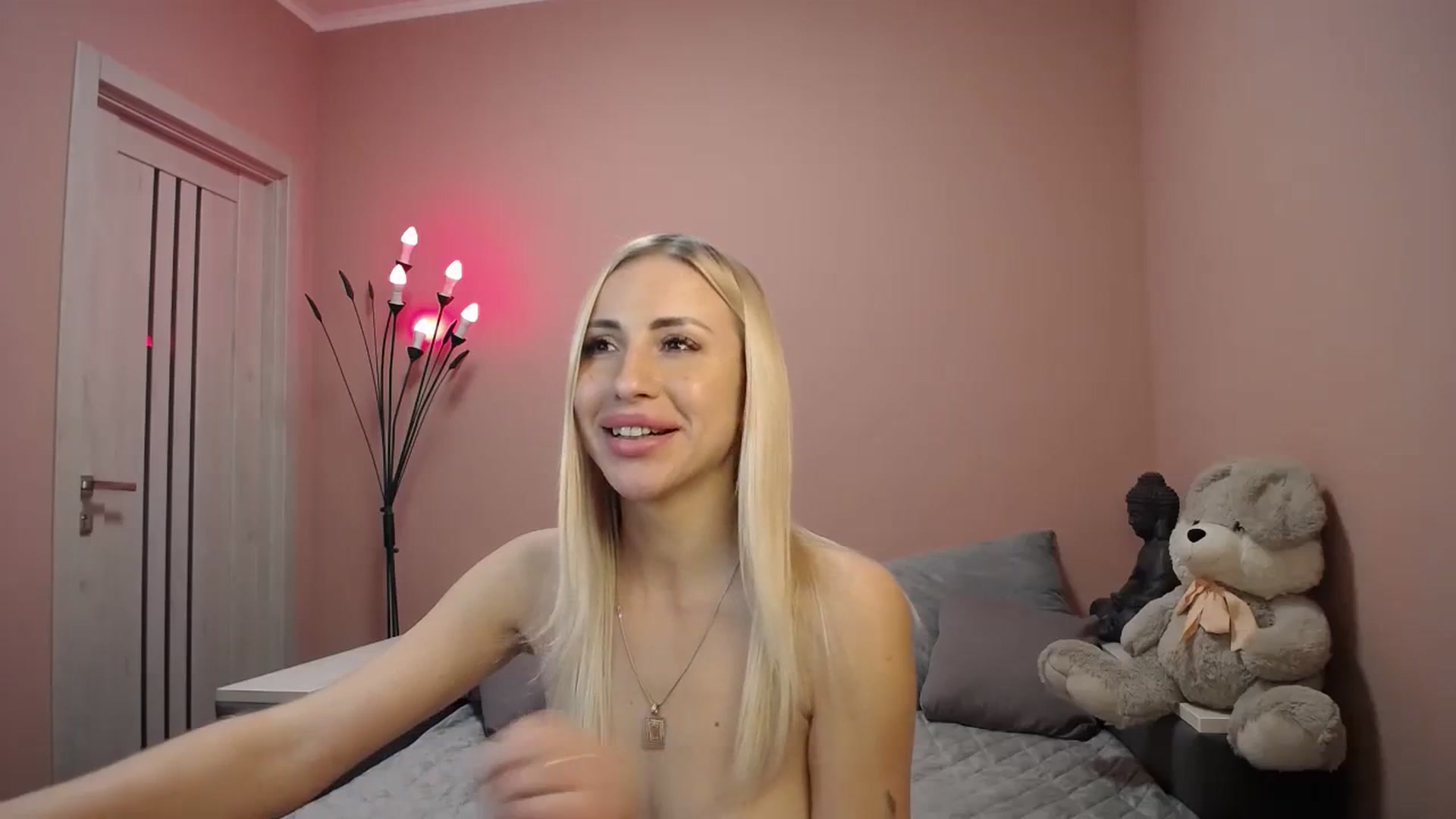 Gallery image thumbnail from KimKalash's myfreecams stream on, 11/19/2023, 11:15 image 18 of 20