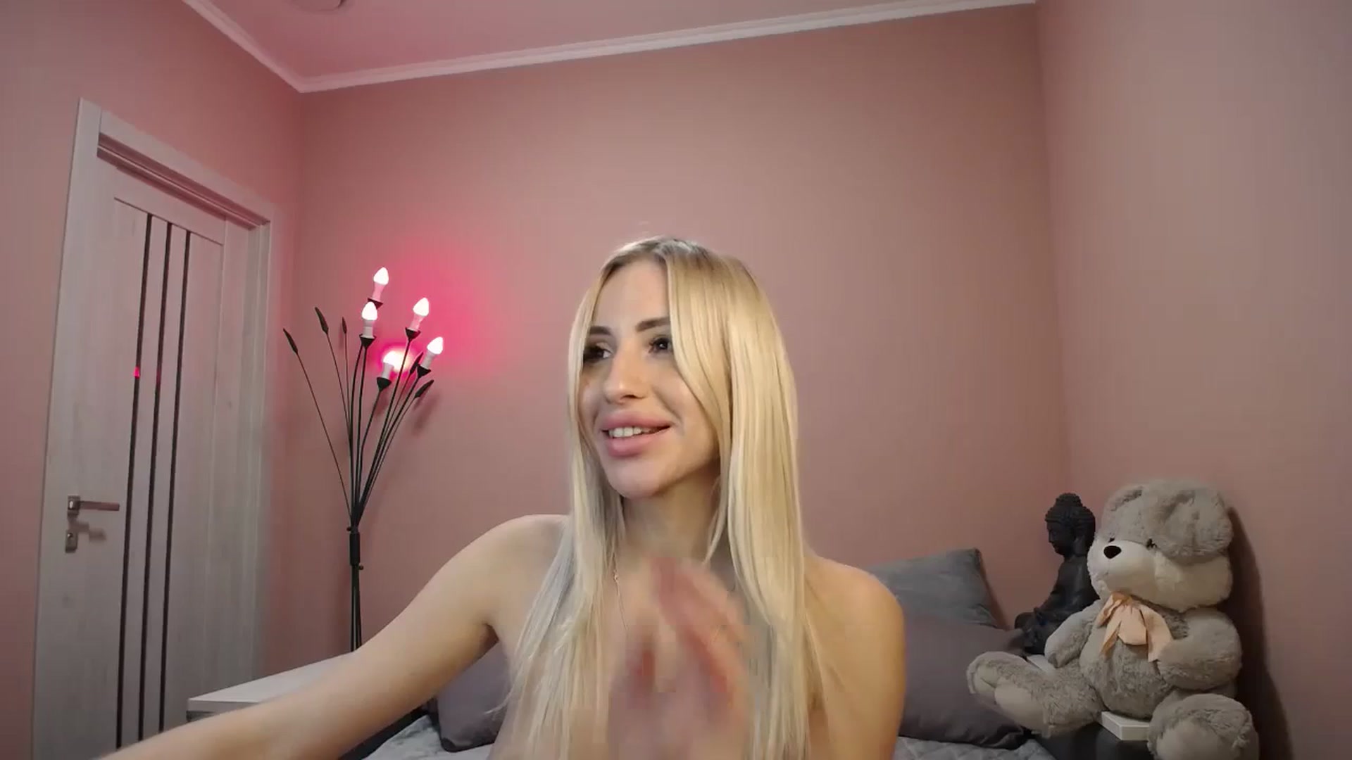 Gallery image thumbnail from KimKalash's myfreecams stream on, 11/19/2023, 11:15 image 20 of 20