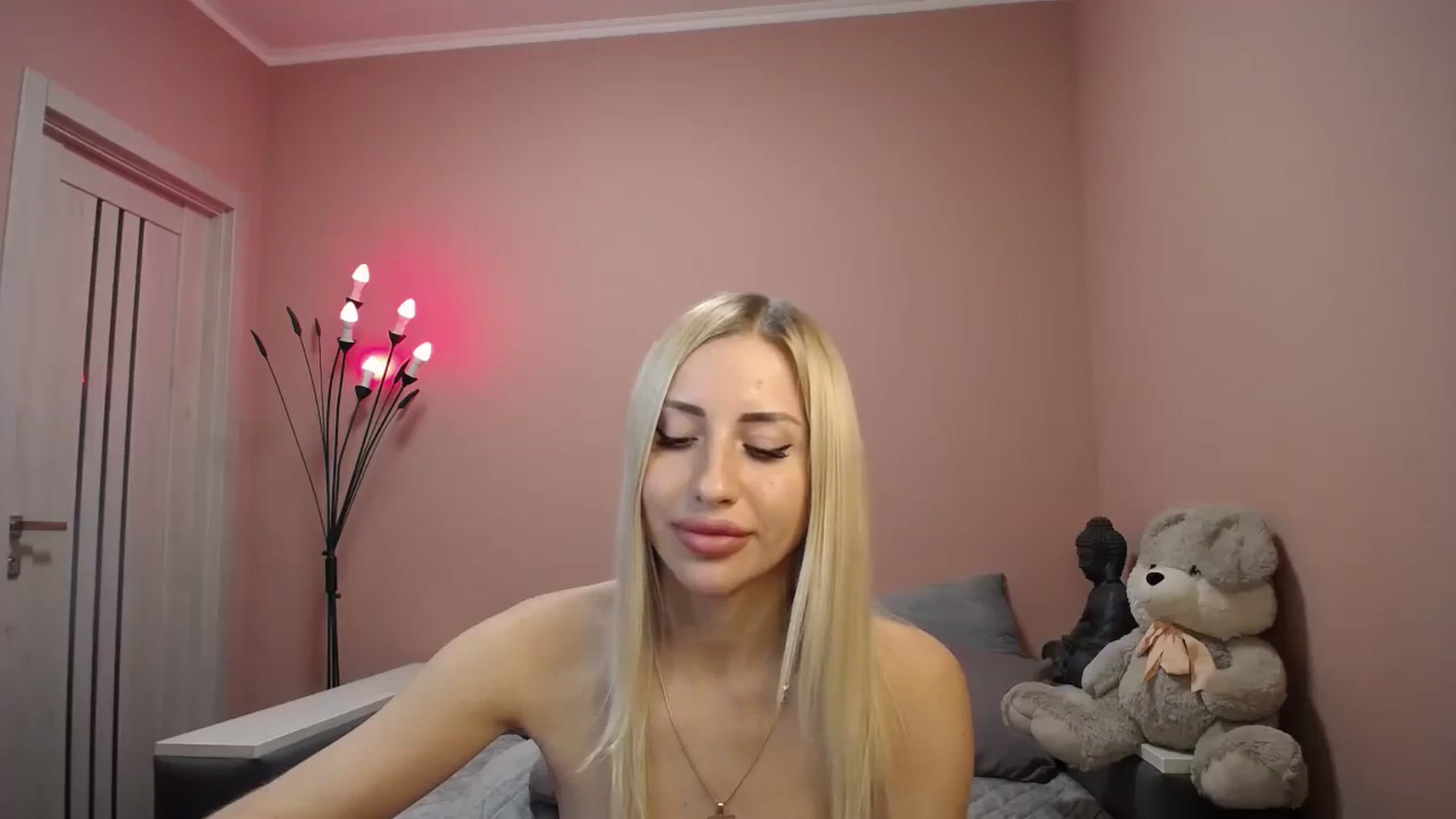 Gallery image thumbnail from KimKalash's myfreecams stream on, 11/21/2023, 12:08 image 20 of 20