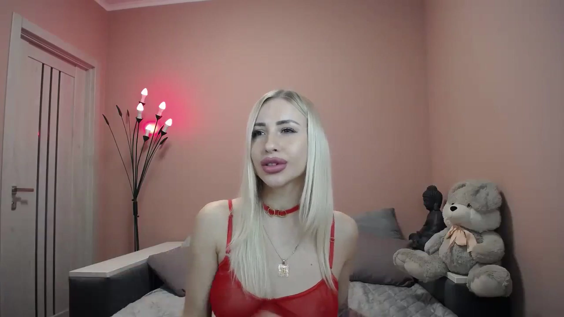 Gallery image thumbnail from KimKalash's myfreecams stream on, 11/22/2023, 09:51 image 9 of 20