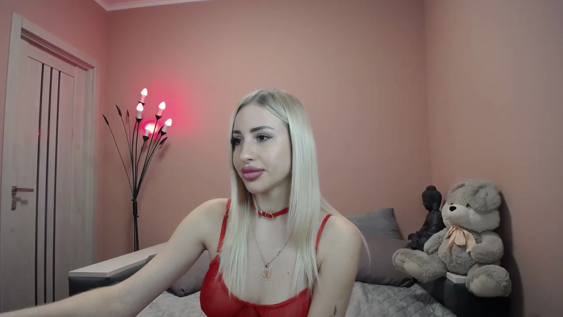 Gallery image thumbnail from KimKalash's myfreecams stream on, 11/22/2023, 09:51 image 4 of 20