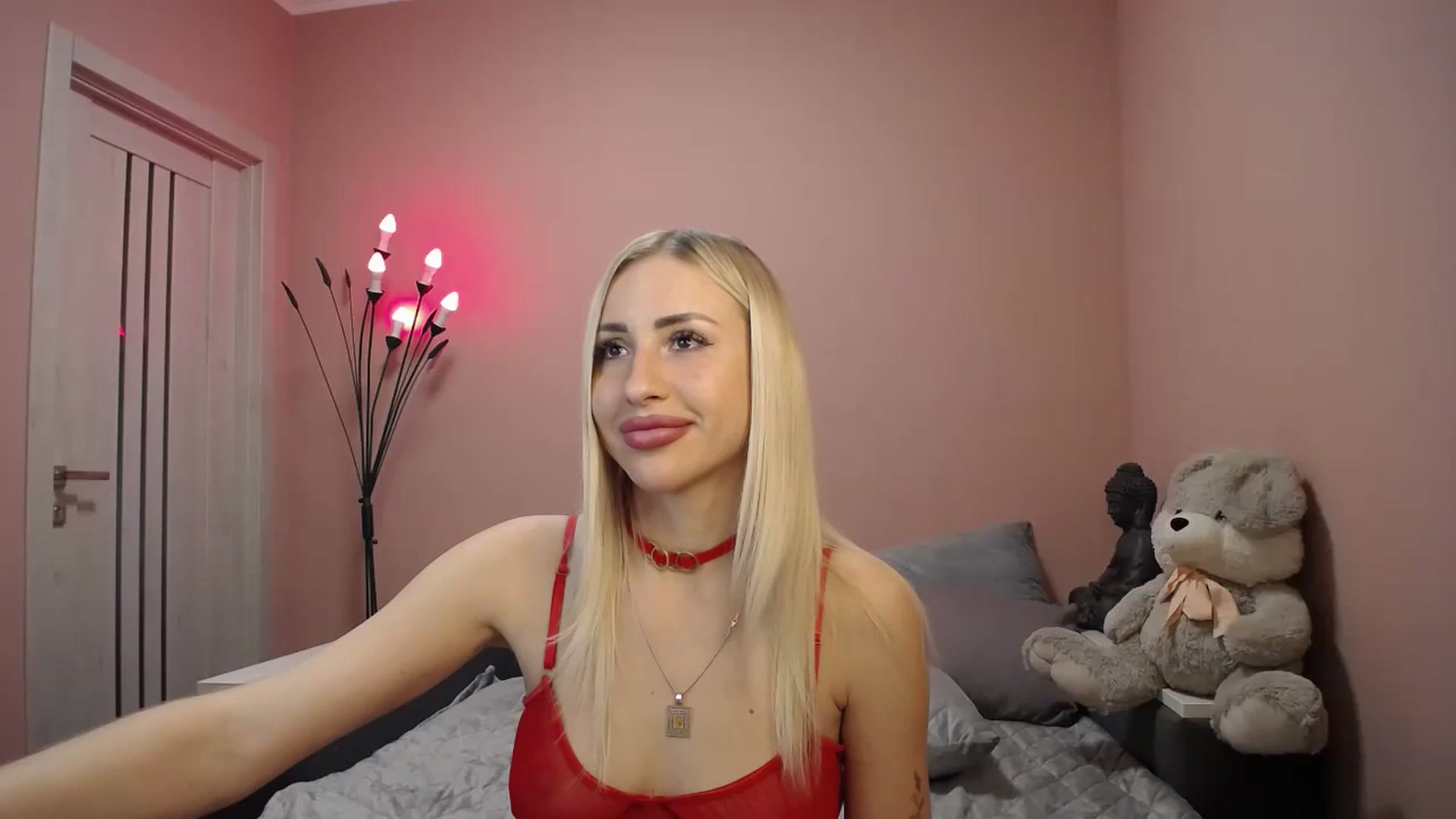 Gallery image thumbnail from KimKalash's myfreecams stream on, 11/22/2023, 11:34 image 2 of 20