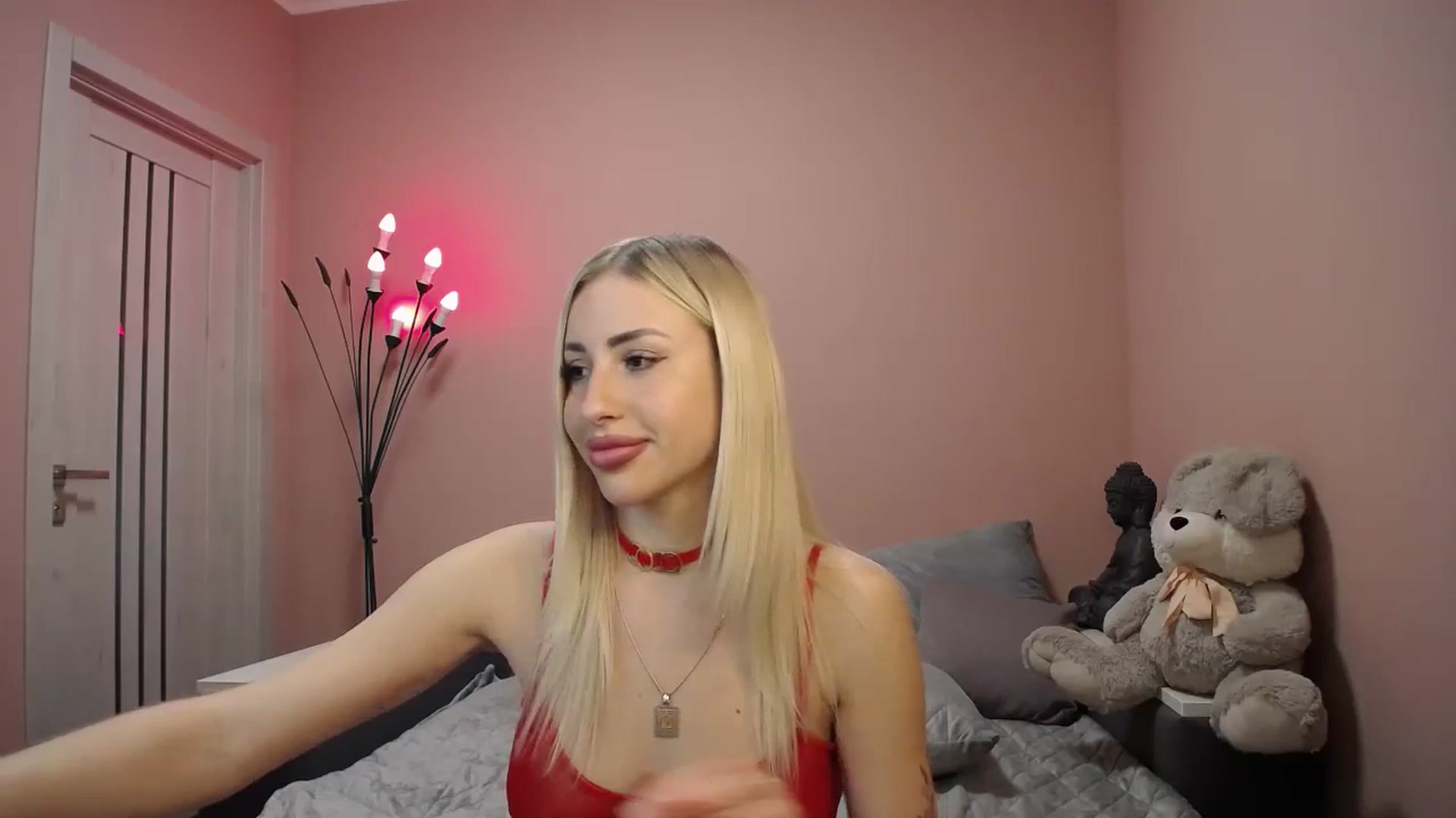 Gallery image thumbnail from KimKalash's myfreecams stream on, 11/22/2023, 11:34 image 3 of 20