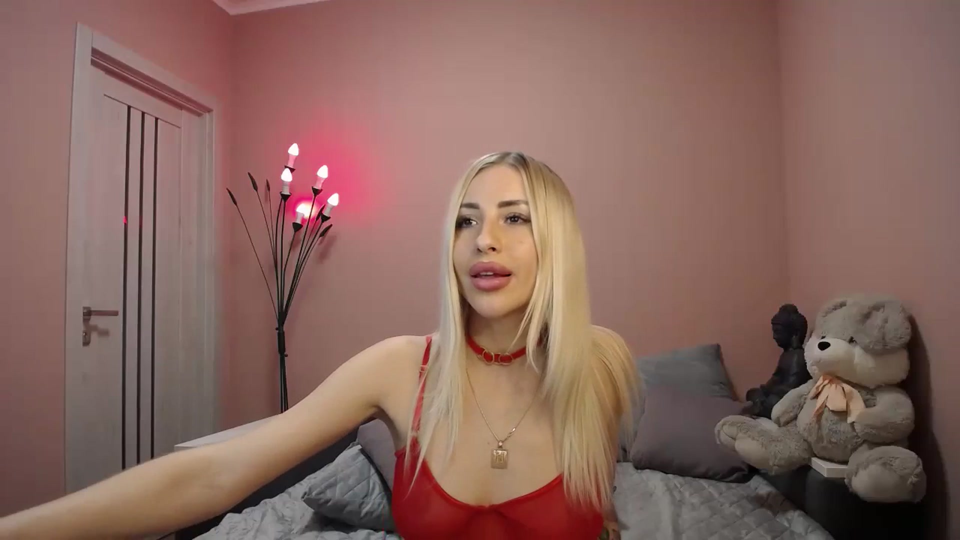 Gallery image thumbnail from KimKalash's myfreecams stream on, 11/22/2023, 12:08 image 4 of 20