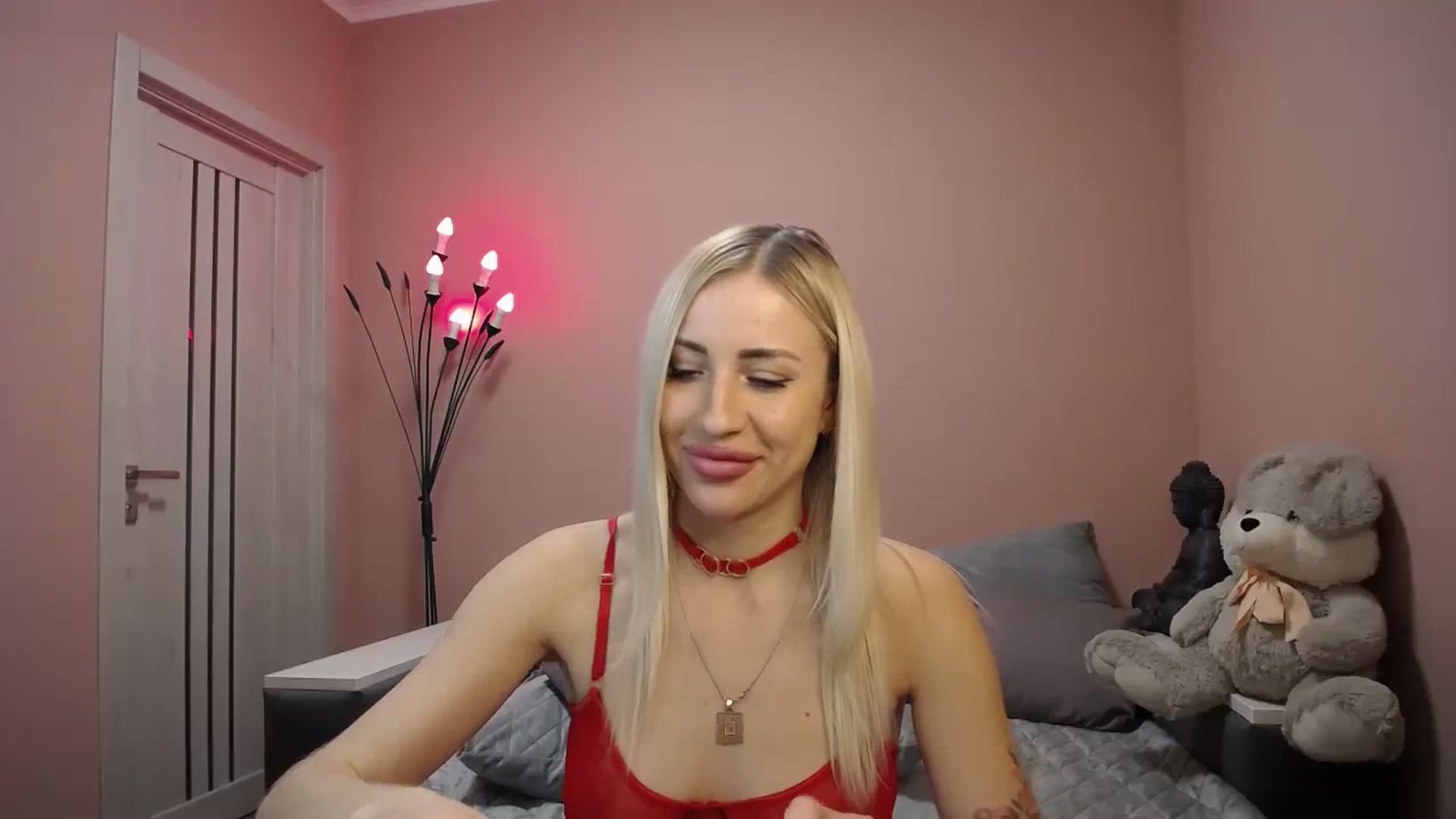 Gallery image thumbnail from KimKalash's myfreecams stream on, 11/22/2023, 12:08 image 15 of 20