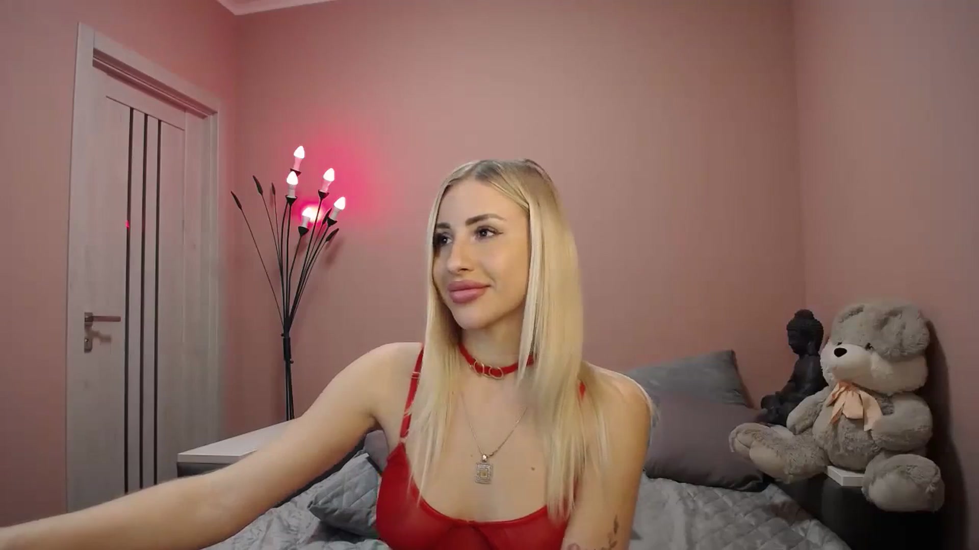 Gallery image thumbnail from KimKalash's myfreecams stream on, 11/22/2023, 12:08 image 8 of 20