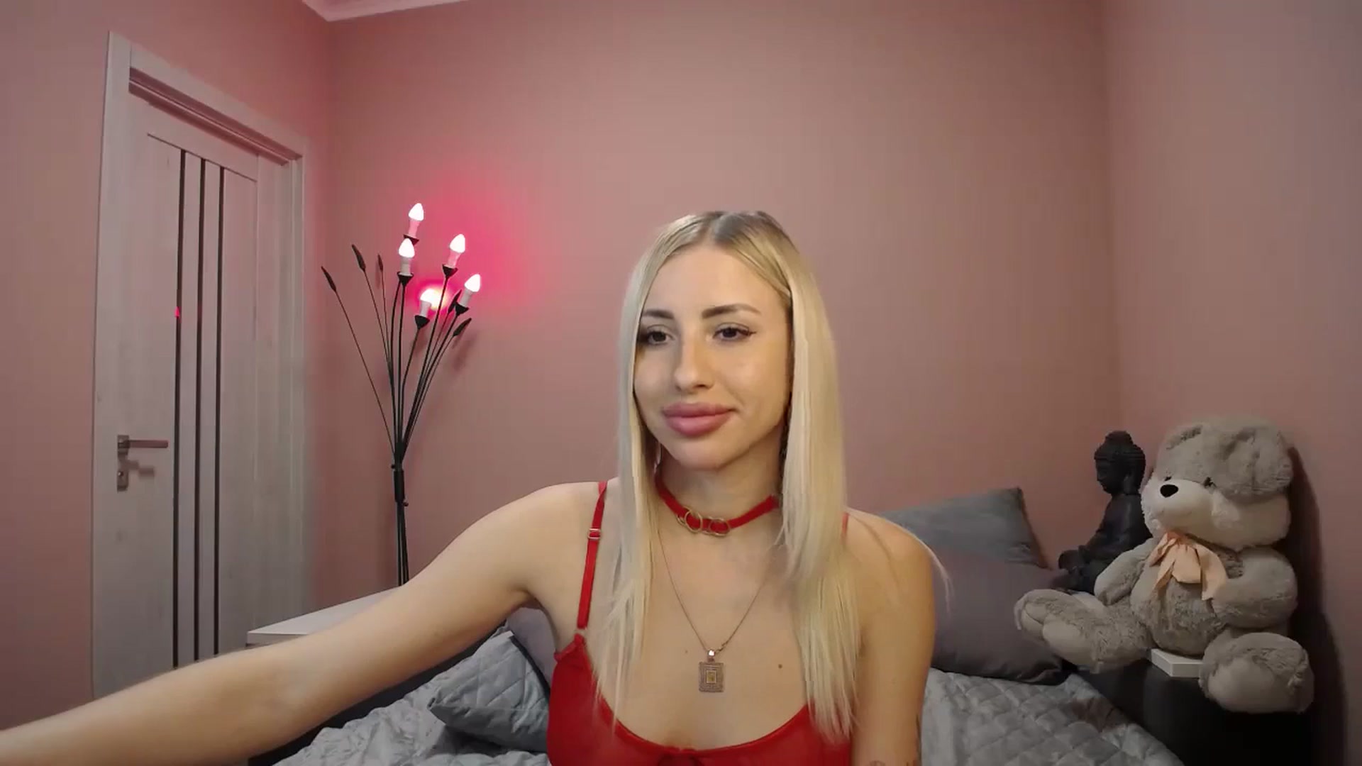 Gallery image thumbnail from KimKalash's myfreecams stream on, 11/22/2023, 12:08 image 13 of 20