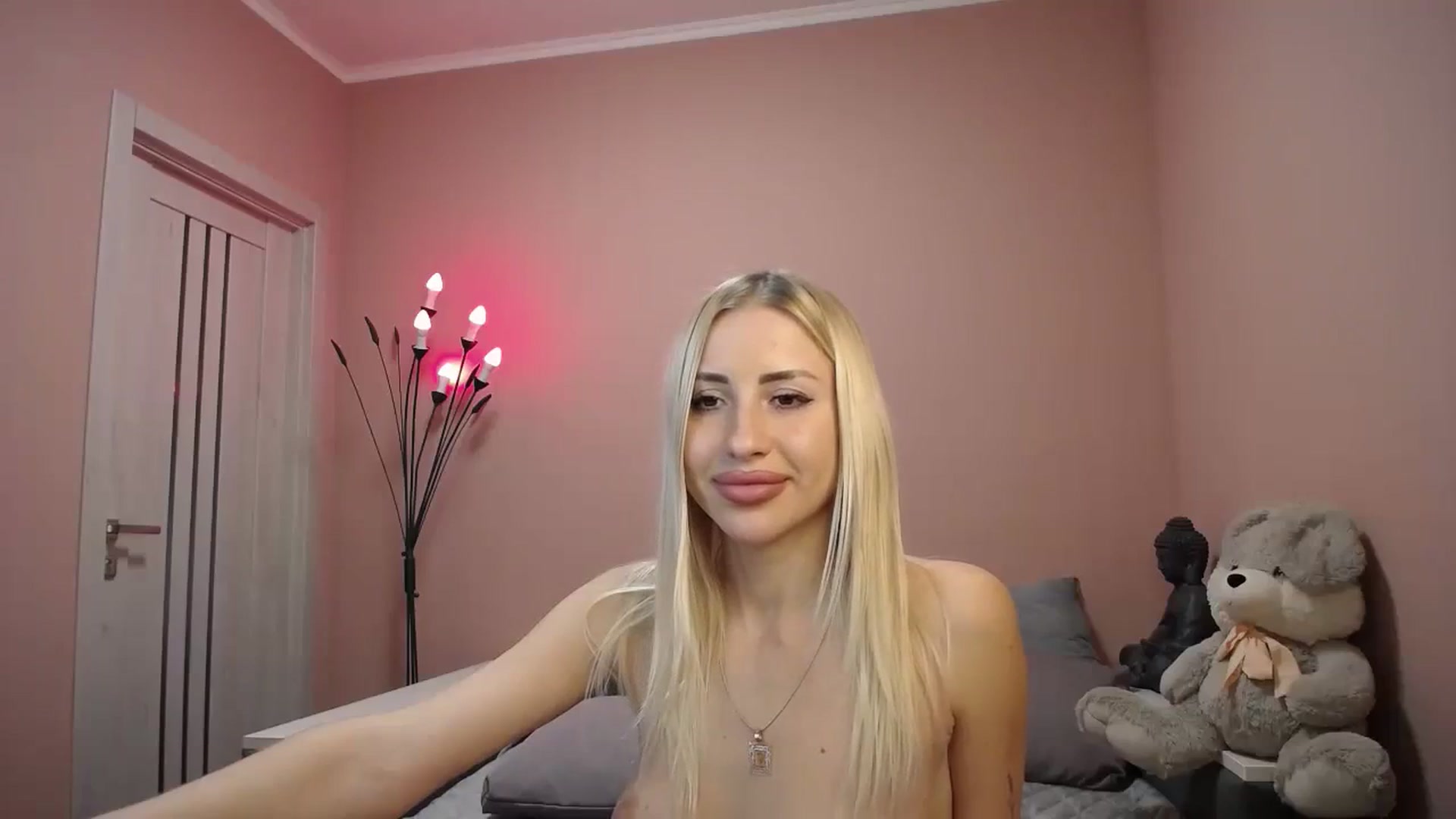 Gallery image thumbnail from KimKalash's myfreecams stream on, 11/24/2023, 11:28 image 9 of 20