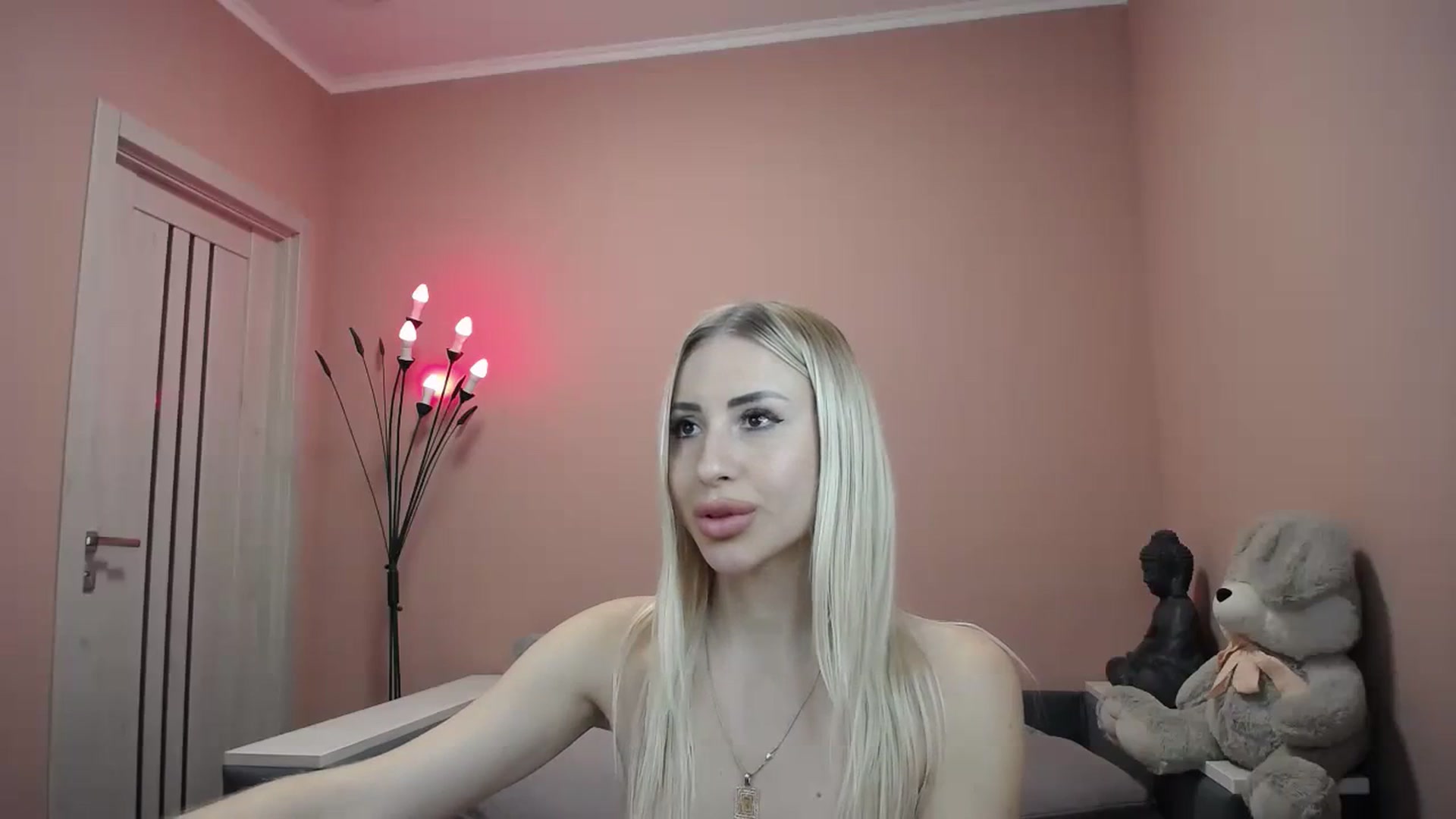 Gallery image thumbnail from KimKalash's myfreecams stream on, 11/26/2023, 12:59 image 15 of 20