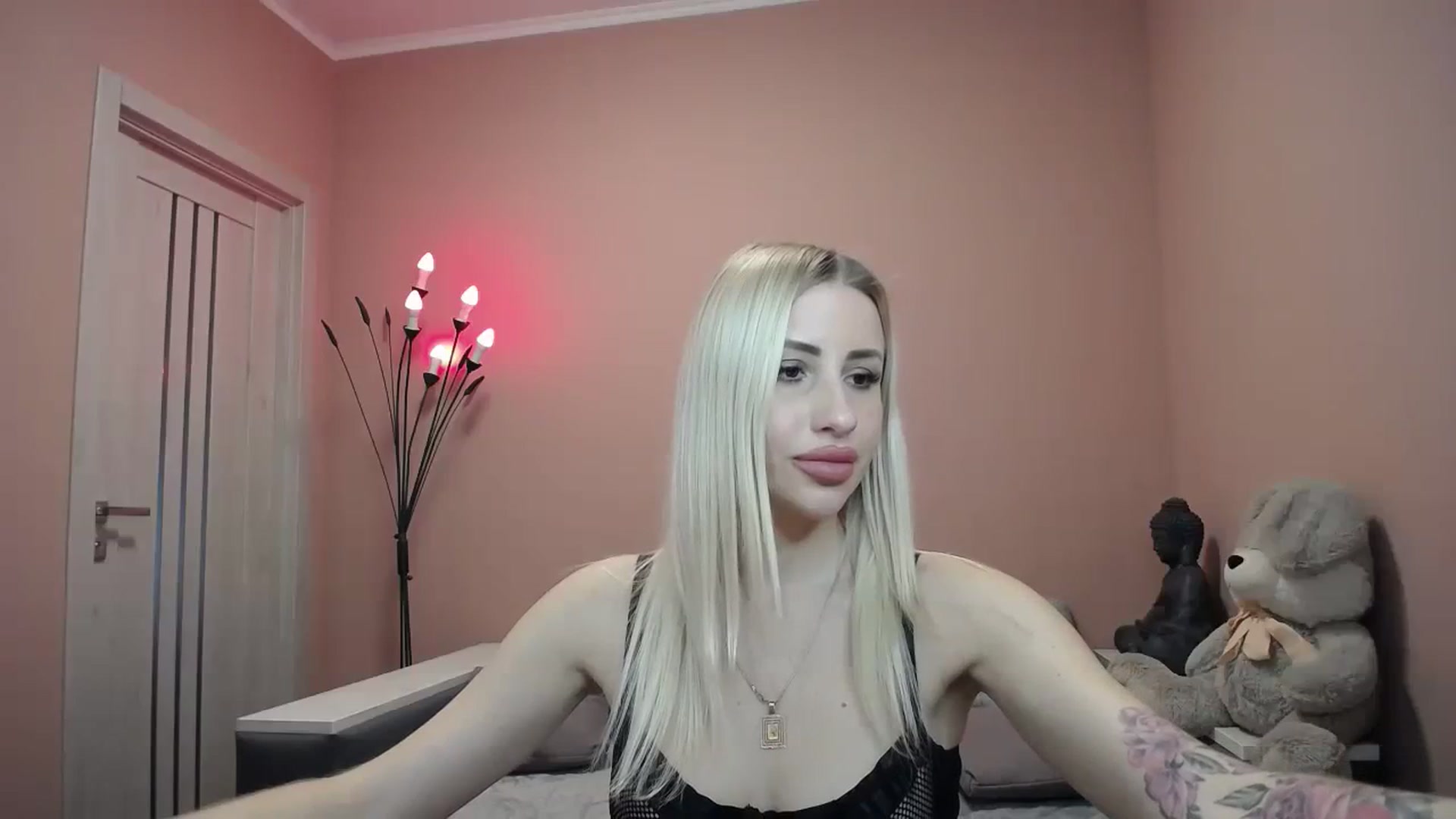 Gallery image thumbnail from KimKalash's myfreecams stream on, 11/28/2023, 11:16 image 3 of 20