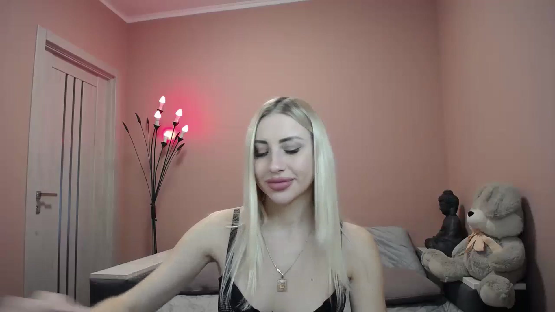 Gallery image thumbnail from KimKalash's myfreecams stream on, 11/28/2023, 11:16 image 4 of 20