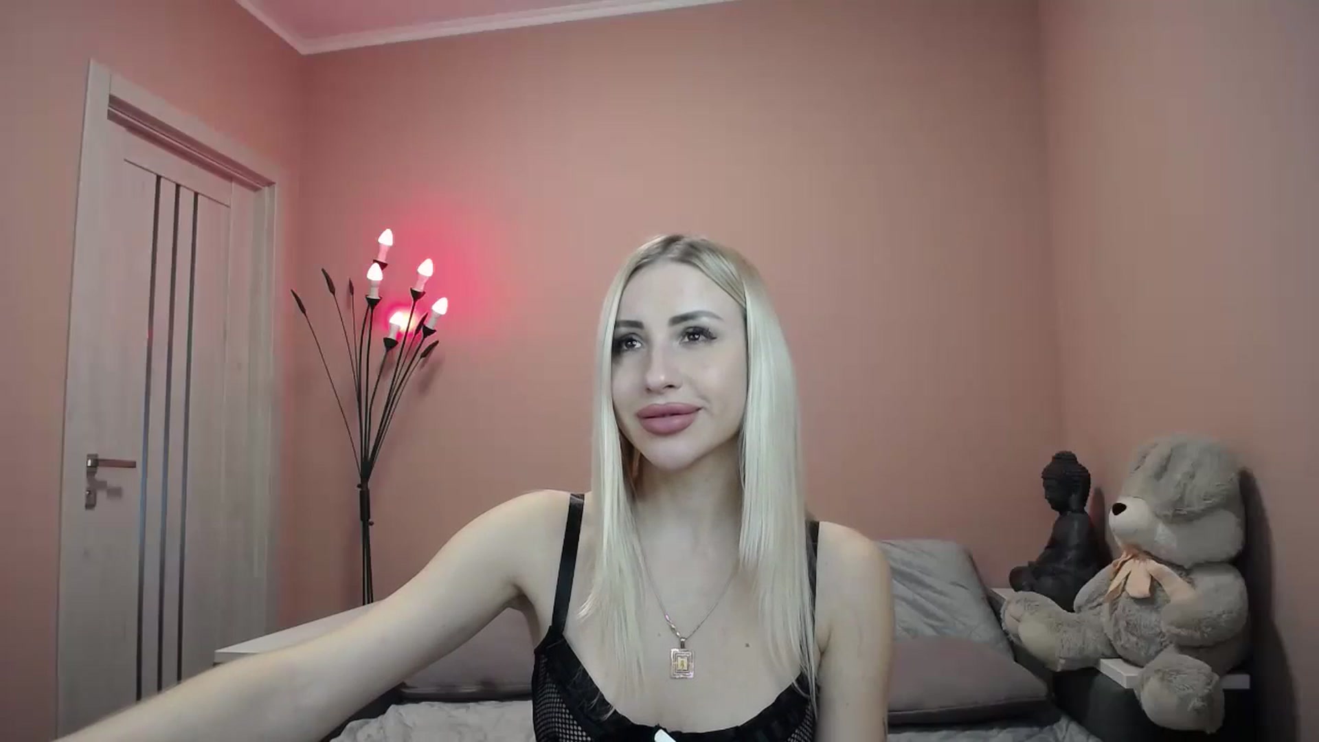 Gallery image thumbnail from KimKalash's myfreecams stream on, 11/28/2023, 11:16 image 2 of 20