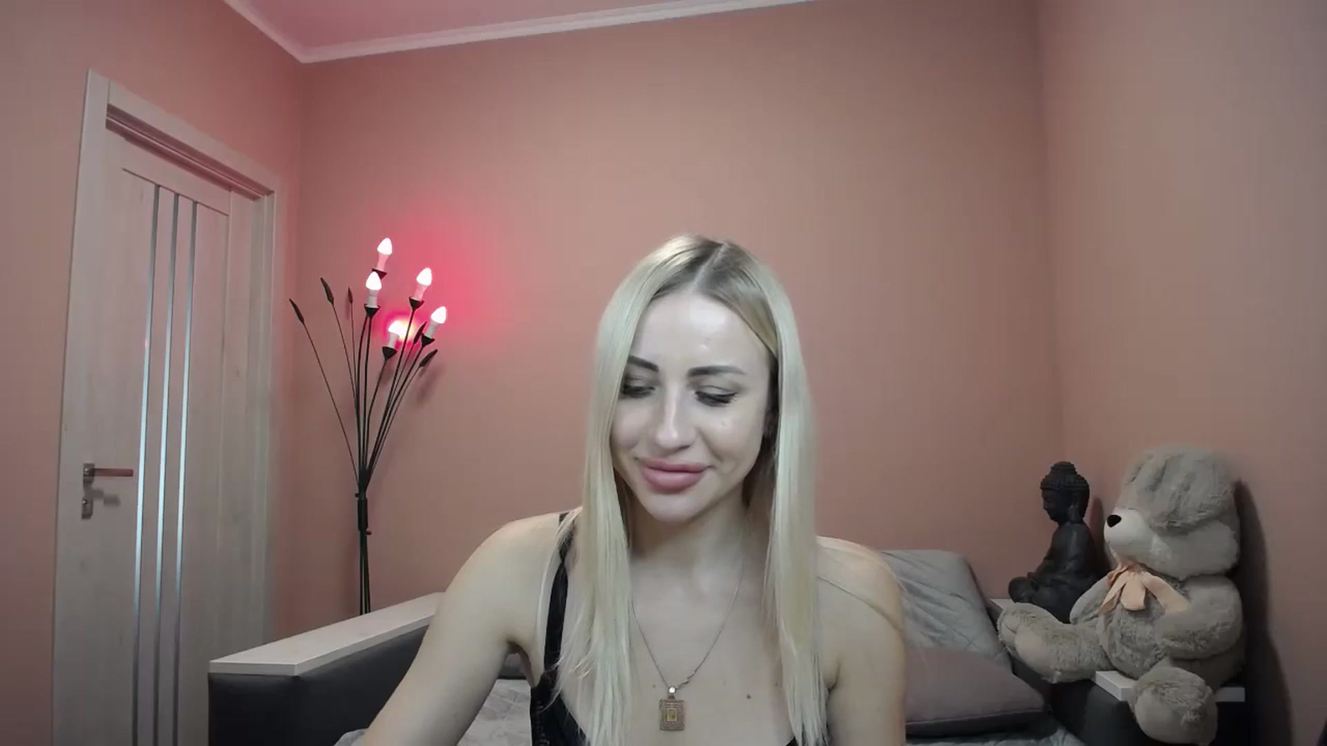 Gallery image thumbnail from KimKalash's myfreecams stream on, 11/28/2023, 11:16 image 16 of 20