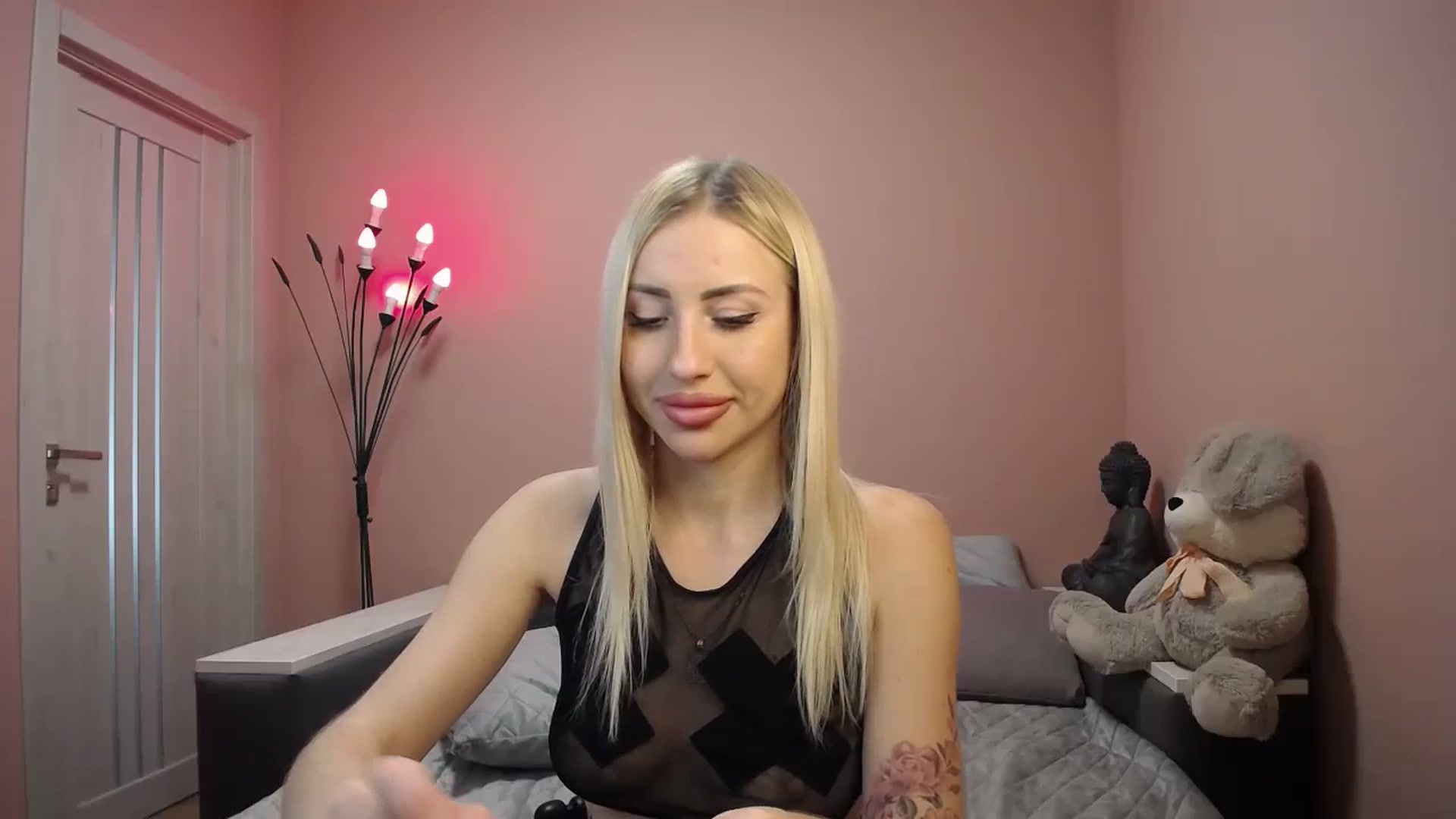 Gallery image thumbnail from KimKalash's myfreecams stream on, 11/29/2023, 12:16 image 2 of 20