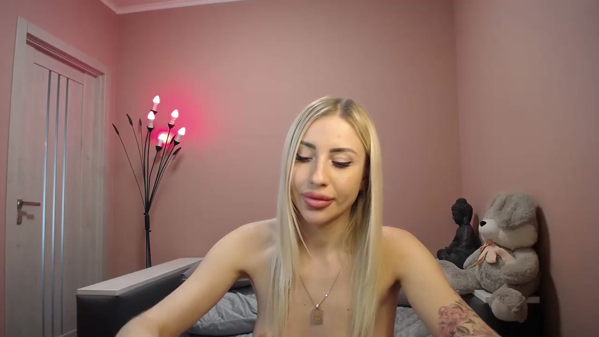 Gallery image thumbnail from KimKalash's myfreecams stream on, 11/29/2023, 12:16 image 11 of 20