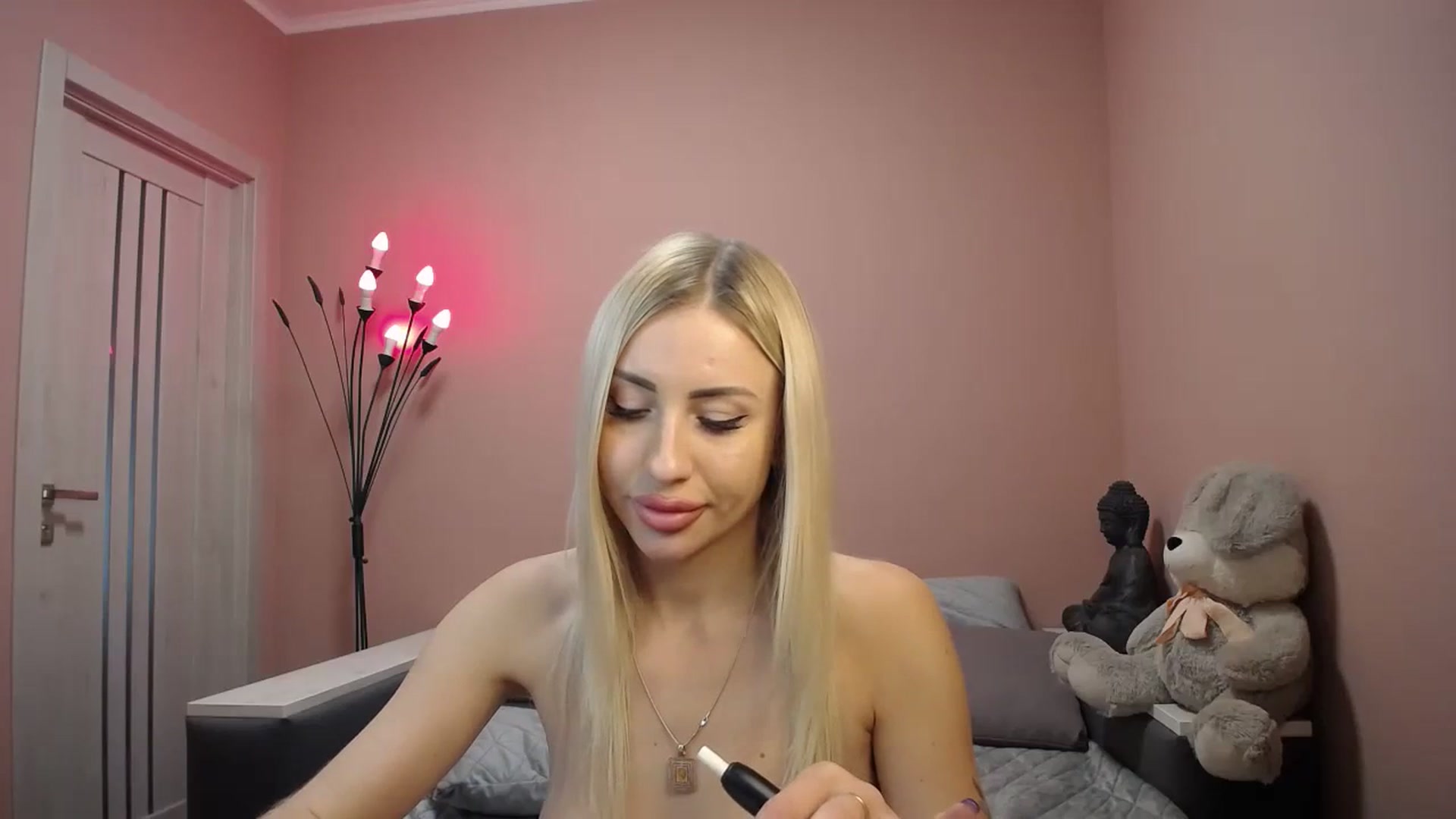 Gallery image thumbnail from KimKalash's myfreecams stream on, 11/29/2023, 12:16 image 20 of 20
